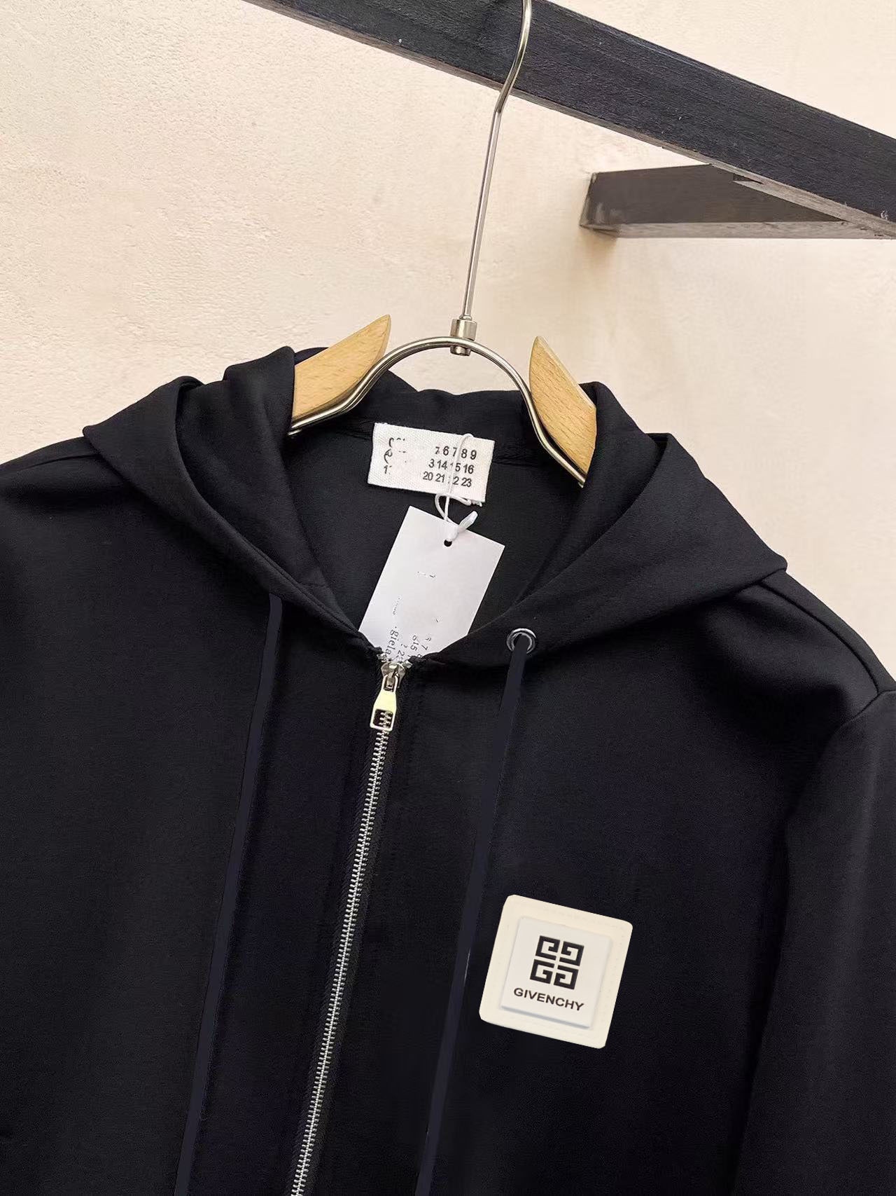 Givenchy Men's Black Cotton Blend Logo Patch Zip Up Hoodie Sweat Suit 9 i1733495944 1212 7