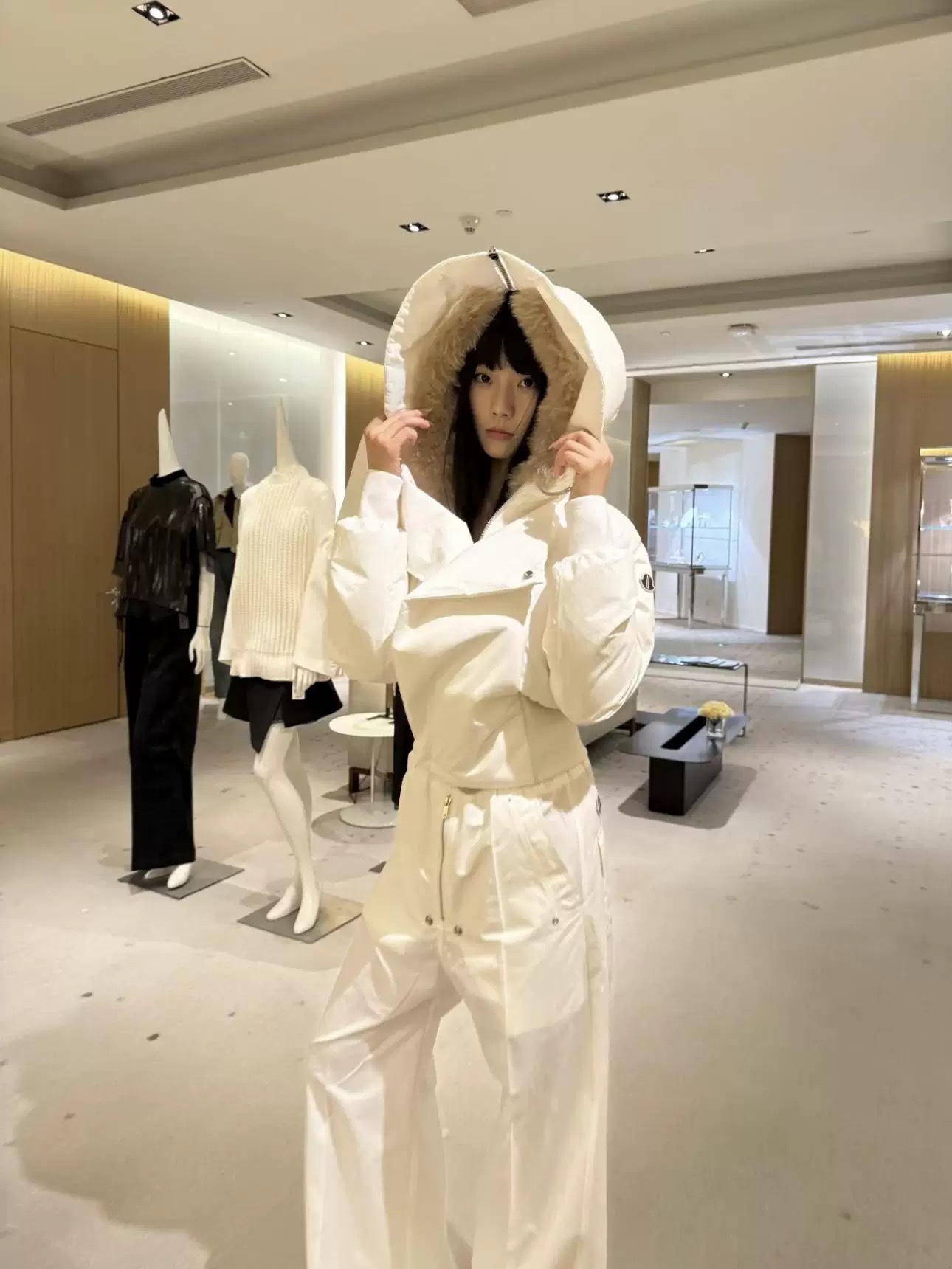 Louis Vuitton Haute Couture Haute Couture Ready-to-Wear Clothing Dress 2