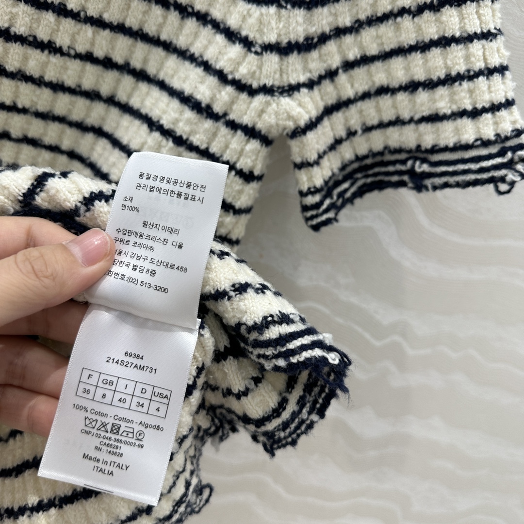 高端原单品质💋Miss D*限定新品！特种纱海军风条纹圆领针织小上衣，认准我家品质❤️细条纹撞色超级显白