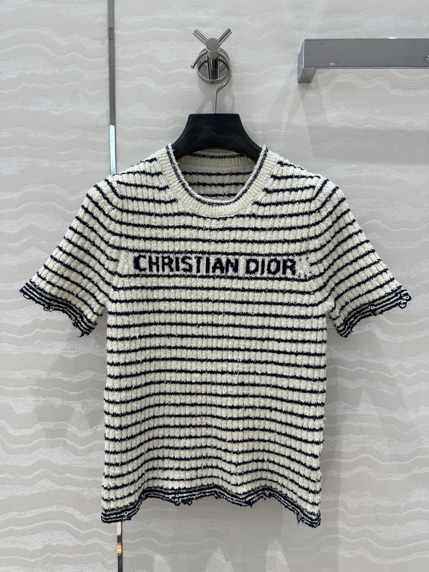 高端原单品质💋Miss D*限定新品！特种纱海军风条纹圆领针织小上衣，认准我家品质❤️细条纹撞色超级显白