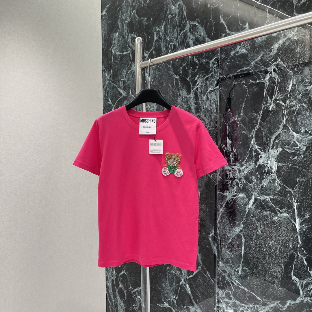 High-end Women’s Clothing: Moschino’s 2025 Spring Collection Features Stylish T-shirts with Unique Details - 图片 3