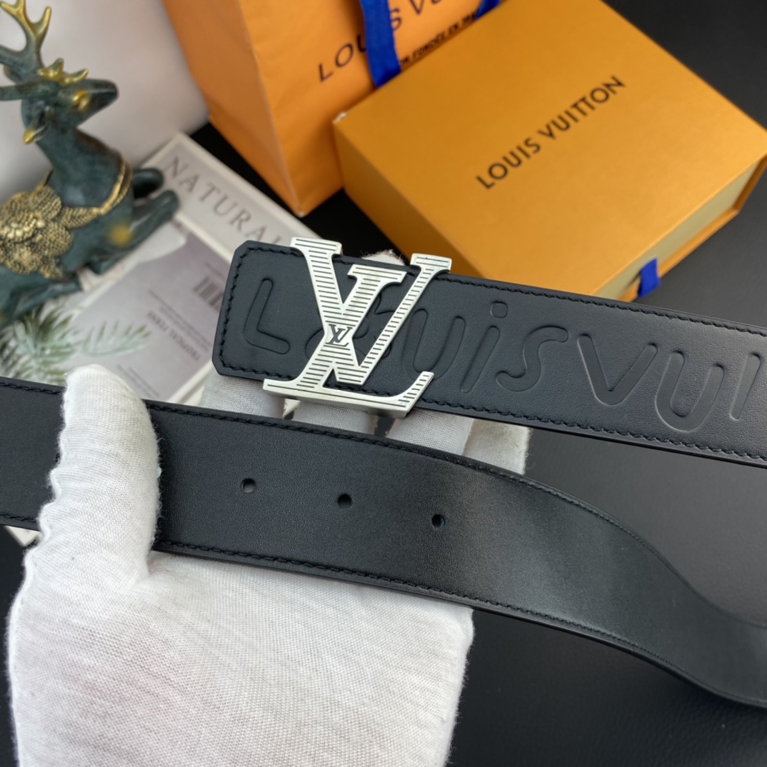 LV💕 特种皮腰带系列 ，原厂五金精品不锈钢扣，手感柔软舒适 宽3.8CM。
