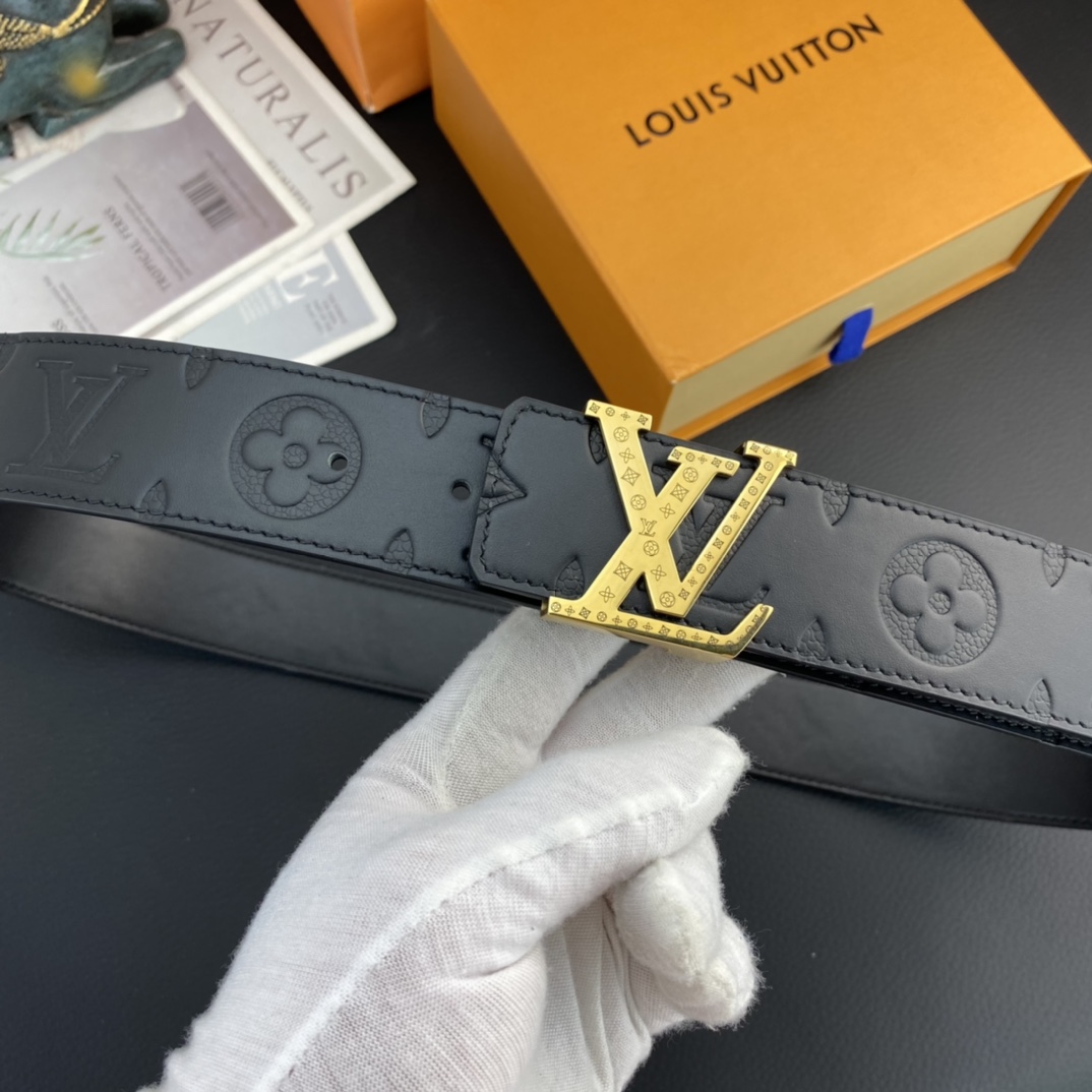 LV💕 特种皮腰带系列 ,原厂五金精品不锈钢扣,手感柔软舒适 宽3.8CM。 LV💕 特种皮腰带系列 ,原厂五金精品不锈钢扣,手感柔软舒适 宽3.8CM。
