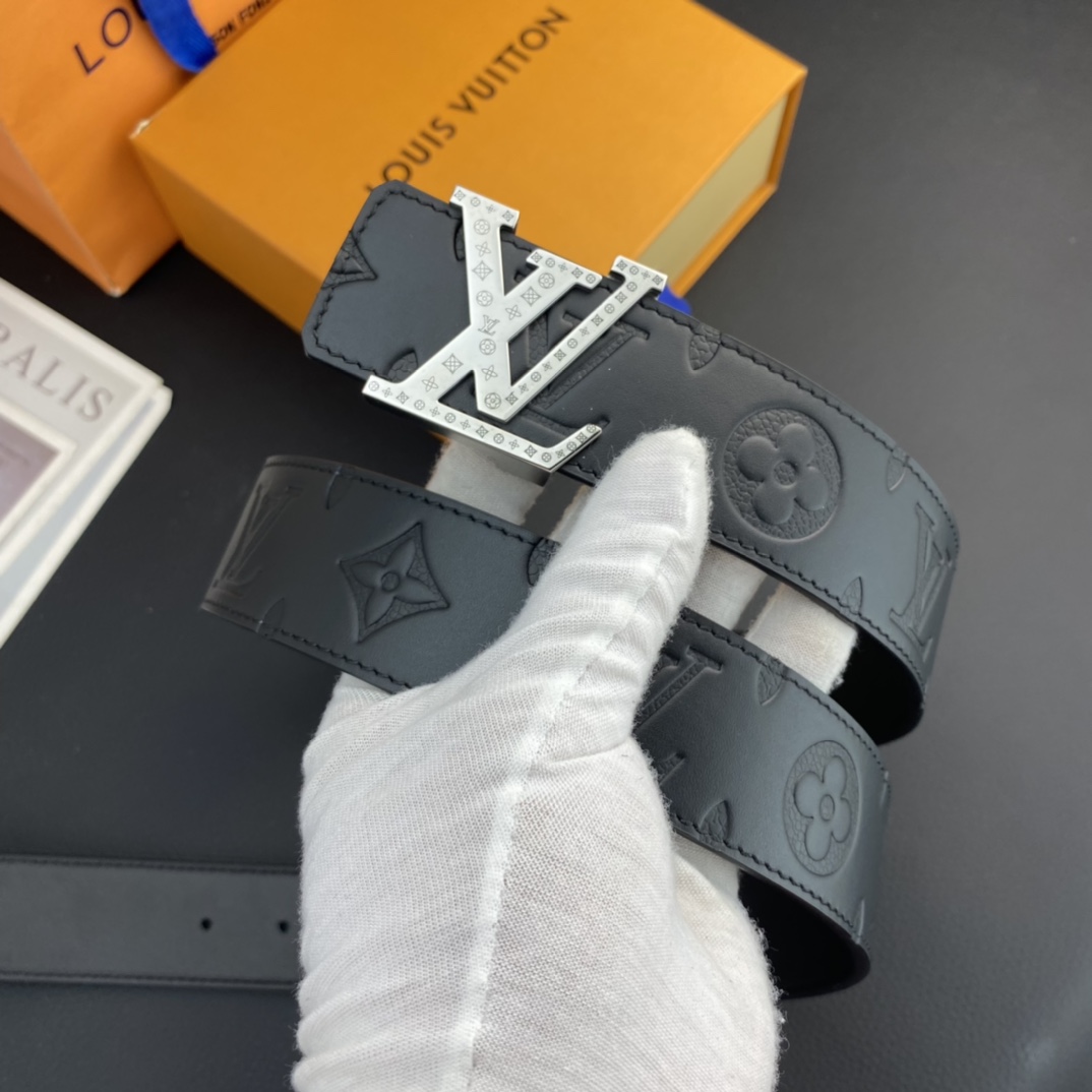 LV💕 特种皮腰带系列 ，原厂五金精品不锈钢扣，手感柔软舒适 宽3.8CM。