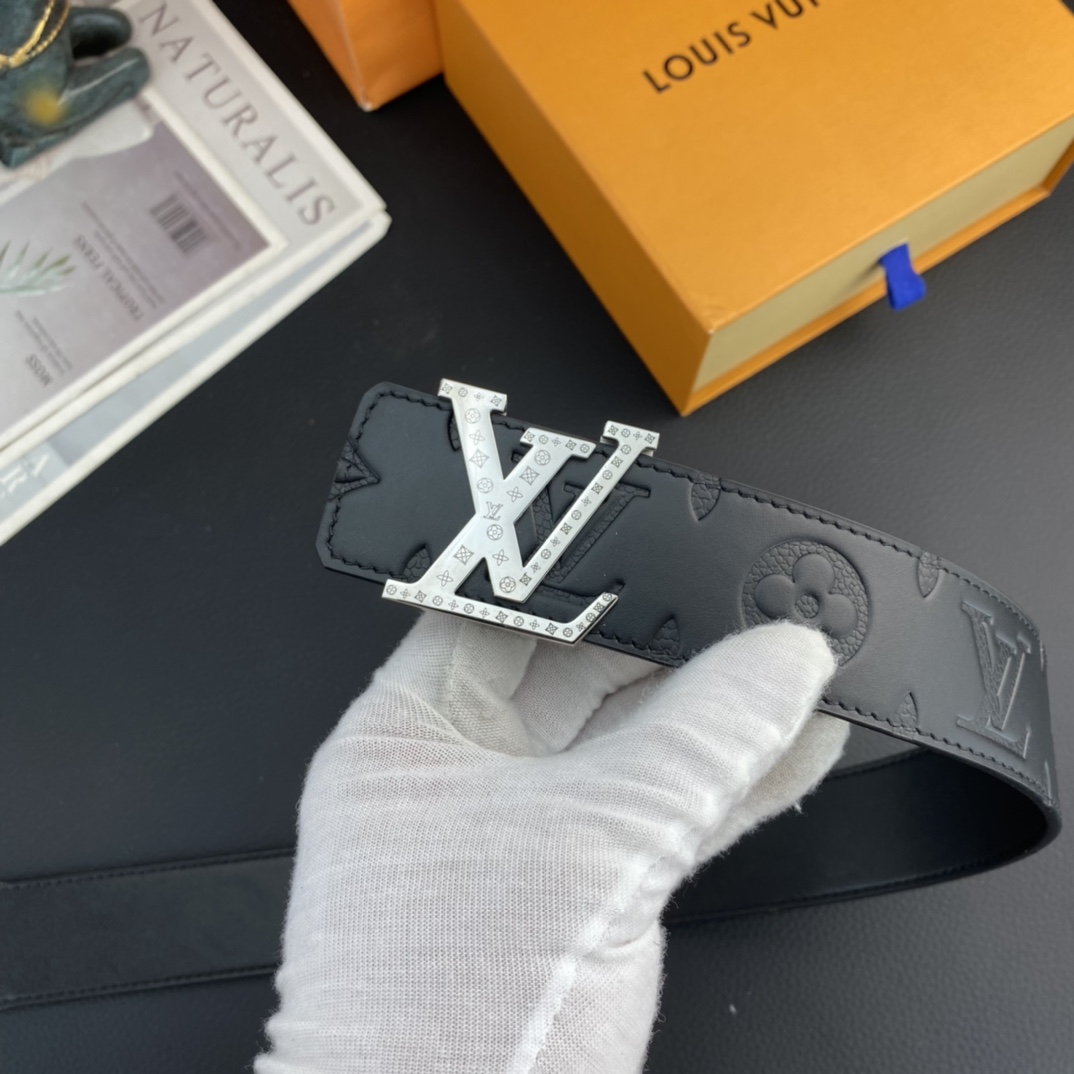LV💕 特种皮腰带系列 ，原厂五金精品不锈钢扣，手感柔软舒适 宽3.8CM。