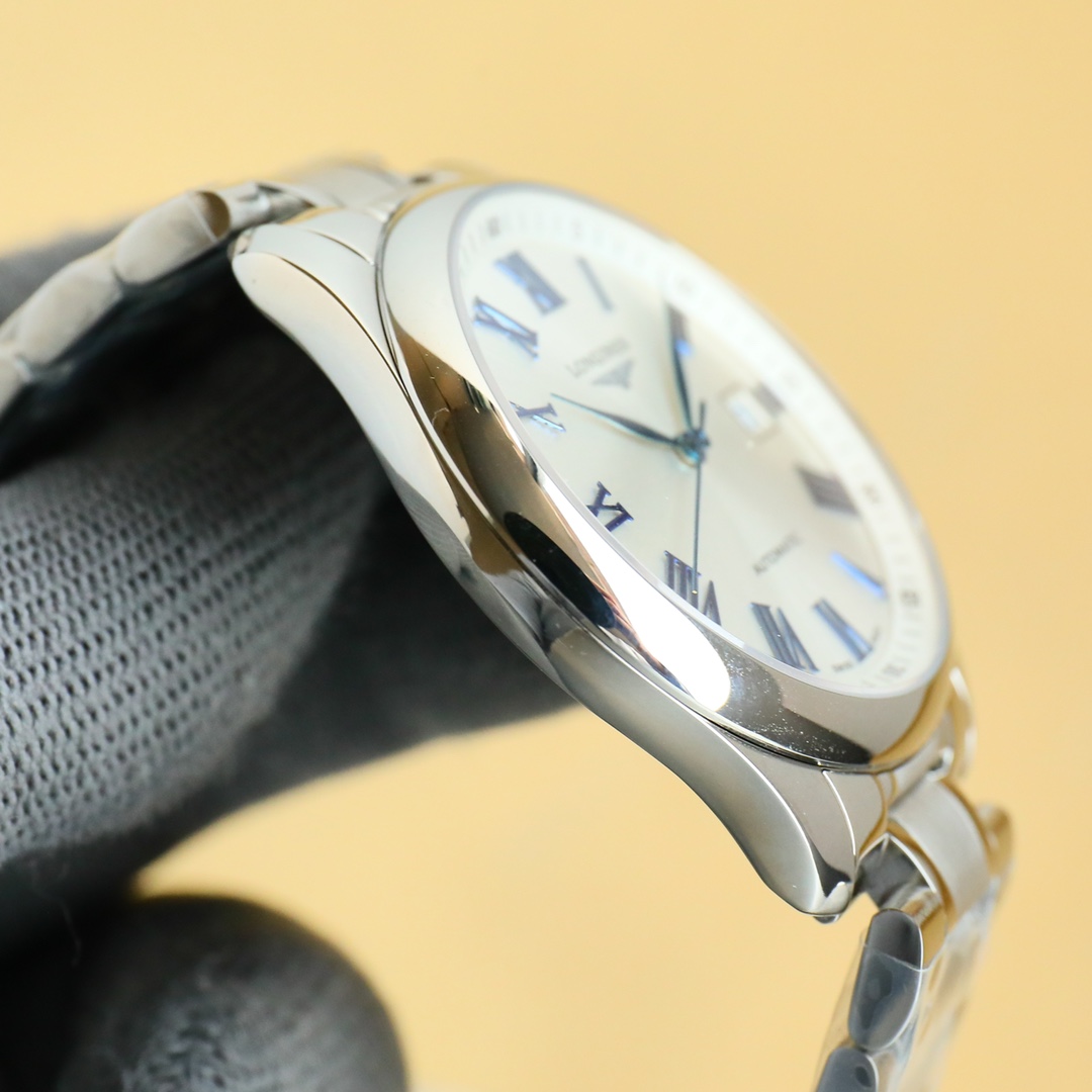 白750 金800
全新推出浪琴LONGINES-名匠三字位系列 原版开模 所有配件与正品100%可互换通用
【机芯】可搭载机芯2824机芯 搭配最新款镂空自动陀整体采用精密拉丝工艺,改良版技术成熟十分稳定动力储备高达48小时
【表壳】“锤压式”316S精培钢。表壳直径40毫米,厚度仅为⚠️9mm⚠️完美表壳质感。防水性能无后顾之忧
【字面针】字面、针、,工厂统一调色,柳叶形蓝钢淬火表针(烧蓝针)版型和工艺均同步正品,操作和调试的方法吻合原版,表盘上的麦穗纹理同正品如出一格,肉眼无法辨雌雄。
【钢带皮带】意大利牛皮三种颜色:棕、黑,蓝。皮带颜色与正品一致。搭配美光精致表扣,精良,舒适而坚固。
诚挚欢迎各位表友品鉴!