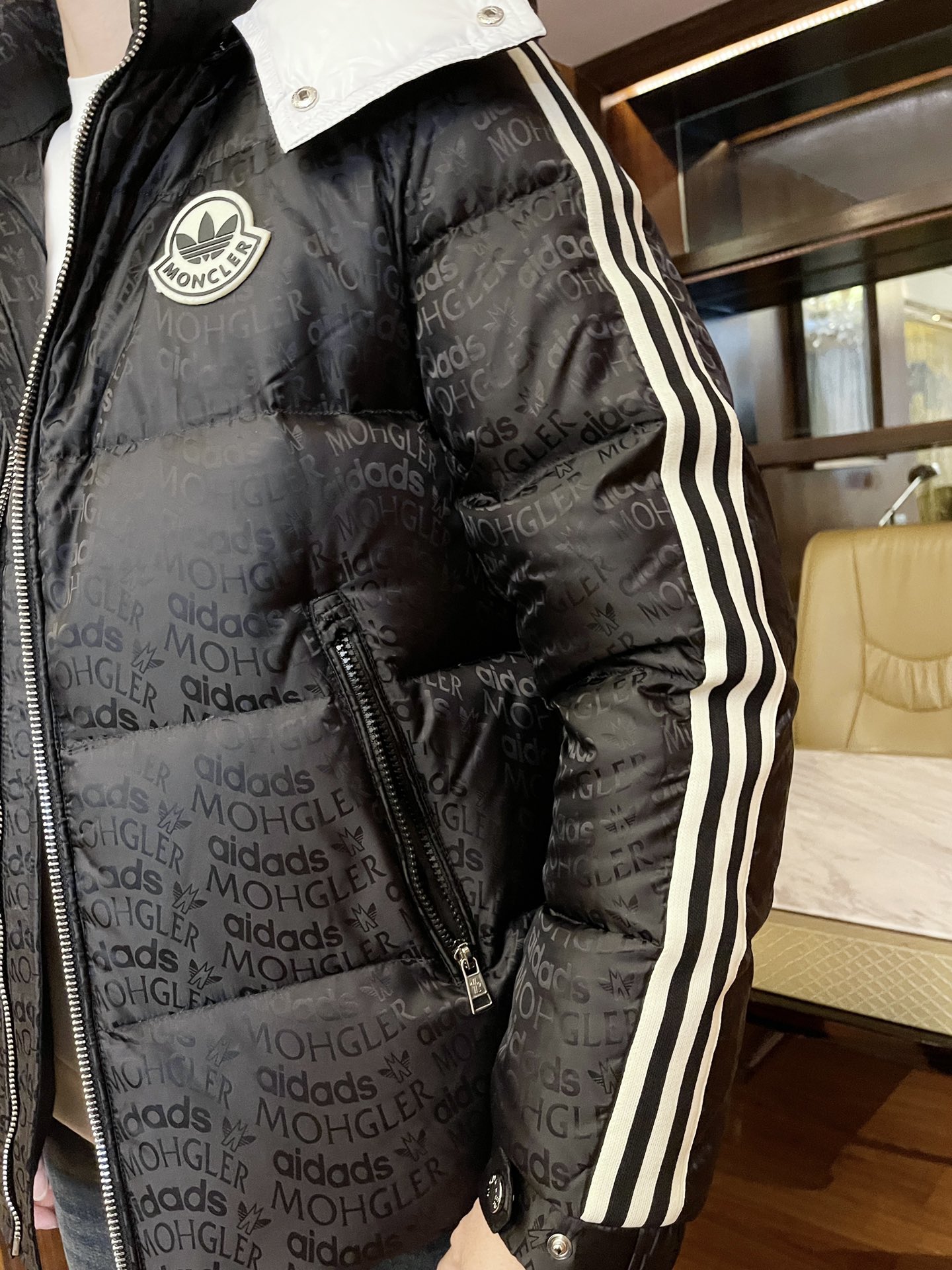 蒙口&Adidas联名系列-2024专柜最新爆款羽绒黑色出货欧美专柜热销单品！精选意大利进口定制再生纤维