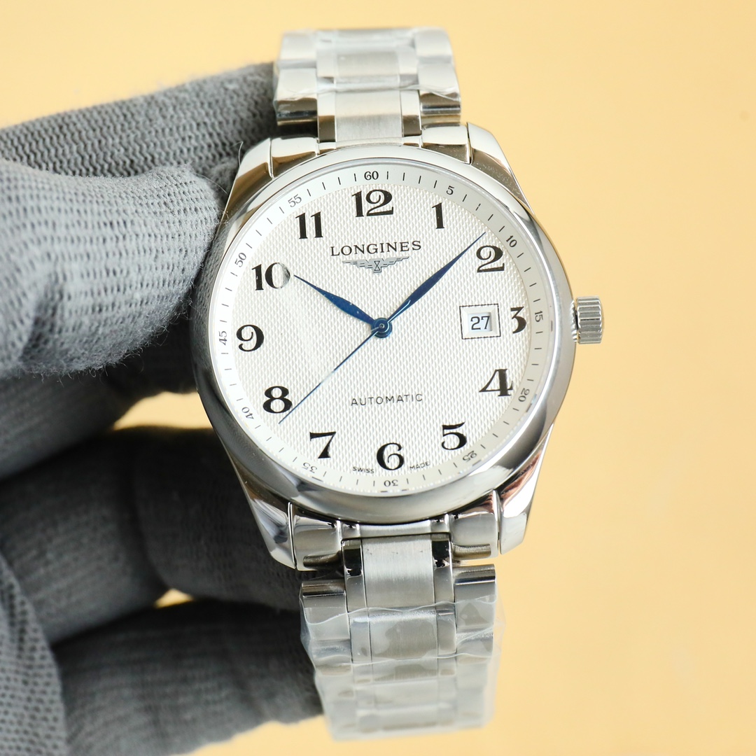 白750 金800
全新推出浪琴LONGINES-名匠三字位系列 原版开模 所有配件与正品100%可互换通用
【机芯】可搭载机芯2824机芯 搭配最新款镂空自动陀整体采用精密拉丝工艺,改良版技术成熟十分稳定动力储备高达48小时
【表壳】“锤压式”316S精培钢。表壳直径40毫米,厚度仅为⚠️9mm⚠️完美表壳质感。防水性能无后顾之忧
【字面针】字面、针、,工厂统一调色,柳叶形蓝钢淬火表针(烧蓝针)版型和工艺均同步正品,操作和调试的方法吻合原版,表盘上的麦穗纹理同正品如出一格,肉眼无法辨雌雄。
【钢带皮带】意大利牛皮三种颜色:棕、黑,蓝。皮带颜色与正品一致。搭配美光精致表扣,精良,舒适而坚固。
诚挚欢迎各位表友品鉴!