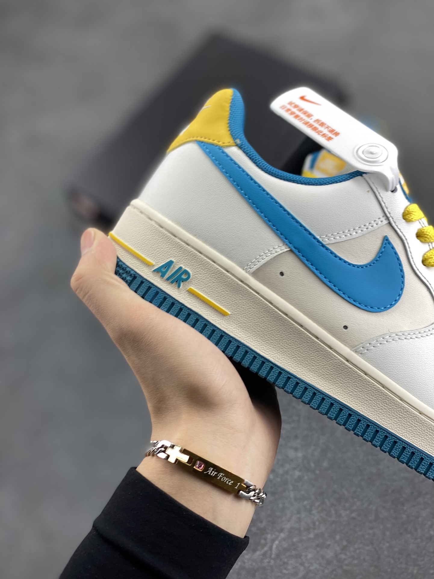 图片[6]-福利特价 Nk Air Force 1 Low 白蓝 原楦头原纸板 打造纯正空军版型专注外贸渠道 全掌内置蜂窝气垫 原盒配件 原厂中底钢印、拉帮完美 货号：CW3388-203 尺码：36 36.5 37.5 38 38.5 39 40 40.5 41 42 42.5 43 44 44.5 45-选品中心