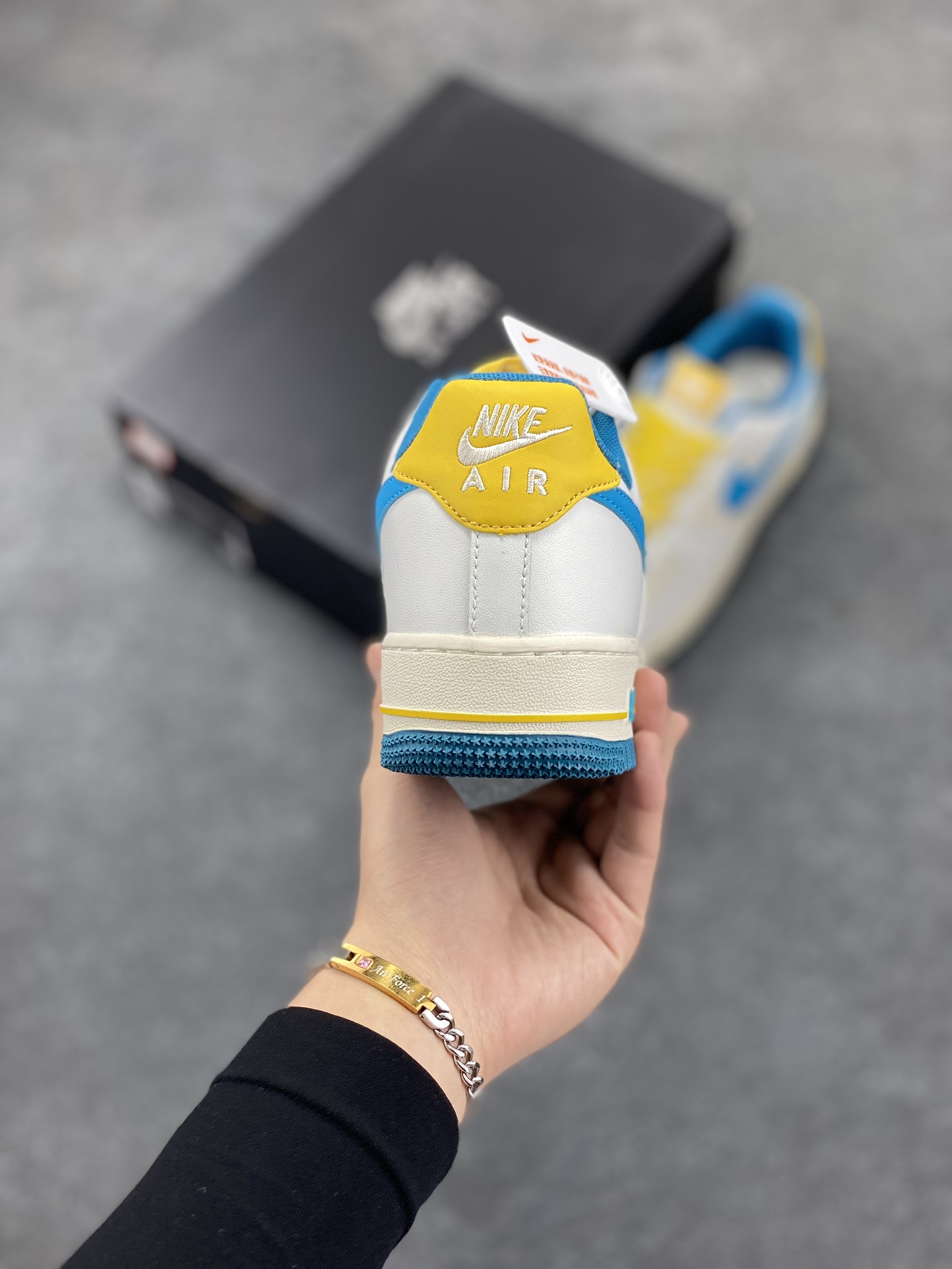 图片[4]-福利特价 Nk Air Force 1 Low 白蓝 原楦头原纸板 打造纯正空军版型专注外贸渠道 全掌内置蜂窝气垫 原盒配件 原厂中底钢印、拉帮完美 货号：CW3388-203 尺码：36 36.5 37.5 38 38.5 39 40 40.5 41 42 42.5 43 44 44.5 45-选品中心