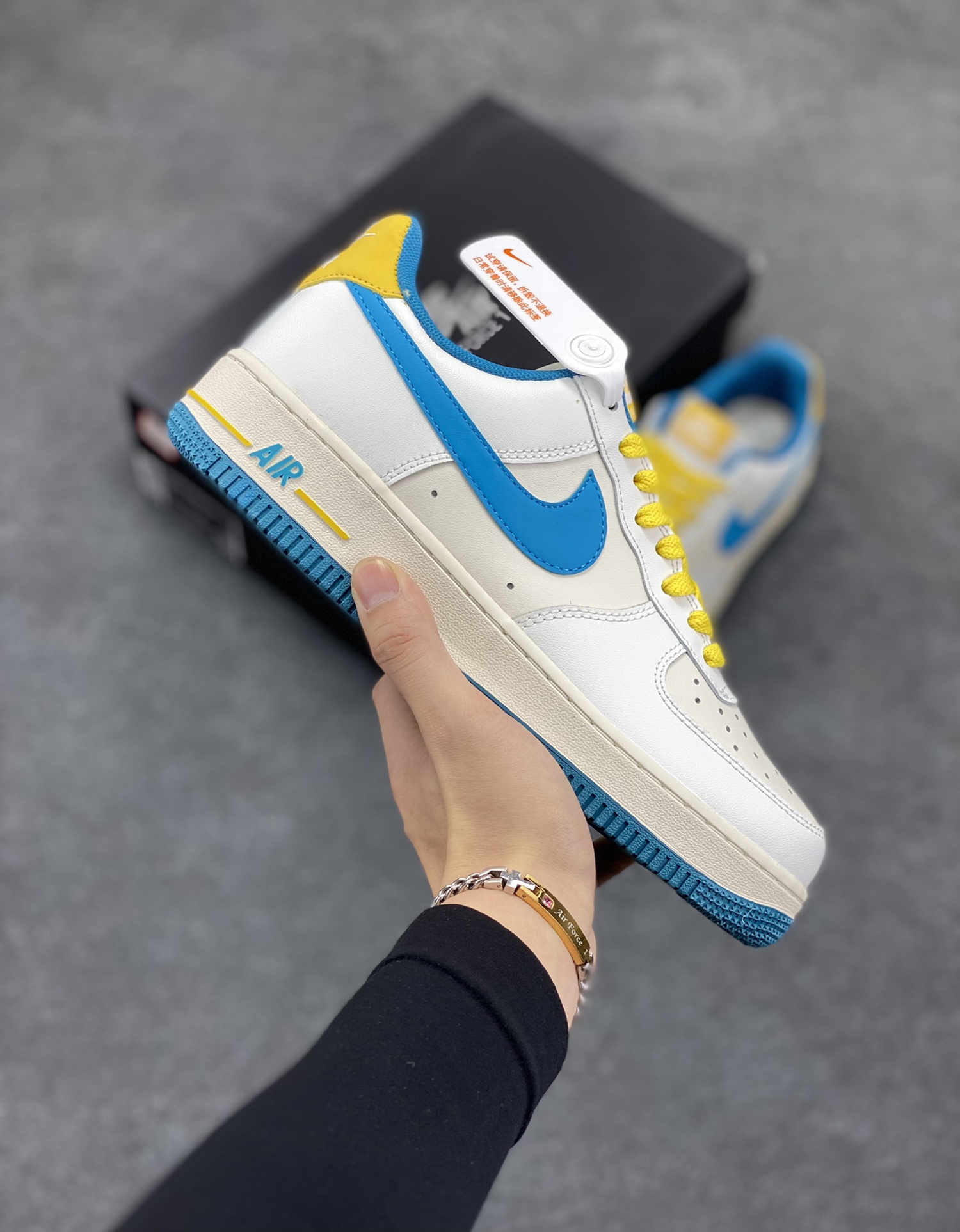 福利特价 Nk Air Force 1 Low 白蓝 原楦头原纸板 打造纯正空军版型专注外贸渠道 全掌内置蜂窝气垫 原盒配件 原厂中底钢印、拉帮完美 货号:CW3388-203 尺码:36 36.5 37.5 38 38.5 39 40 40.5 41 42 42.5 43 44 44.5 45-选品中心