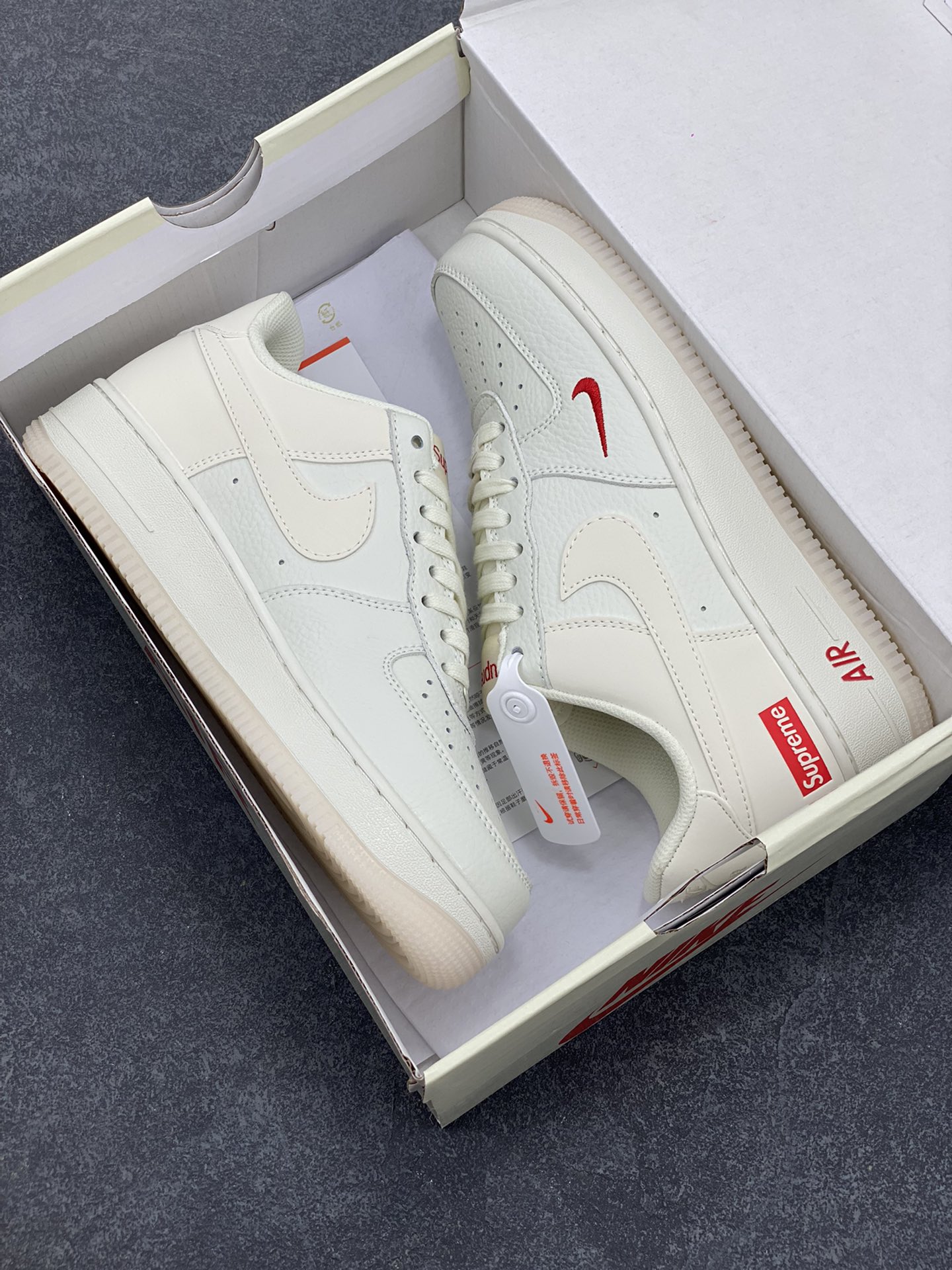 图片[9]-Nike Air Force 1 ’07 Low 空军一号低帮百搭休闲运动板鞋。柔软、弹性十足的缓震性能和出色的中底设计，横跨复古与现代的外型结合，造就出风靡全球三十多年的Force 1，直到今天还深受青睐 货号：BB7577-214 尺码：36 37.5 38 39 40 41 42 43 44 45-选品中心