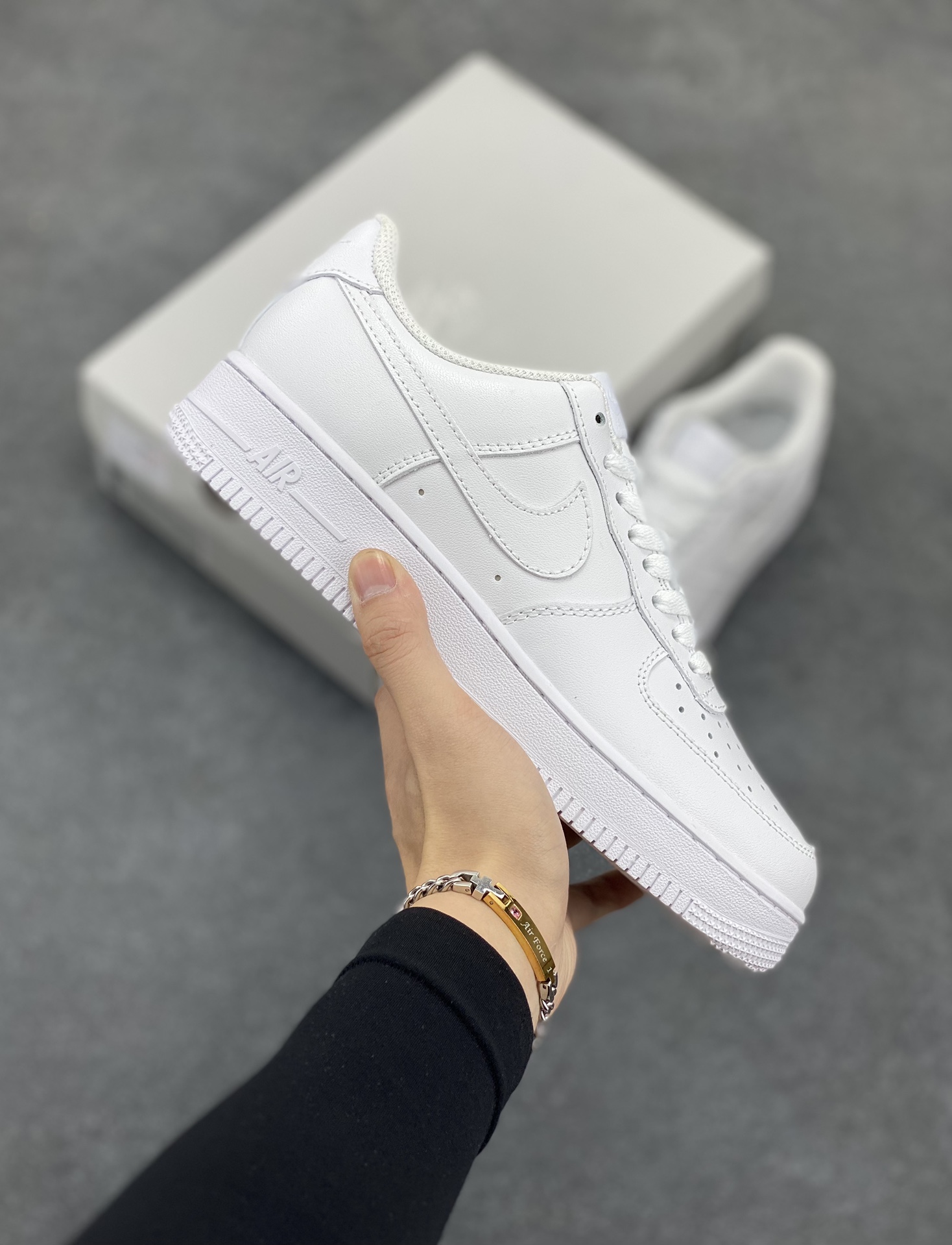 福利特价 👏无敌性价比👏 最强销量性价比版本❗️ Nk Air Force 1 Mid 空军全白 纯白色 客供模具、打造最完美空军鞋型 卖了上万双好评无数,欢迎对比 货号:315122-111 尺码:36 36.5 37.5 38 38.5 39 40 40.5 41 42 42.5 43 44 44.5 45-选品中心