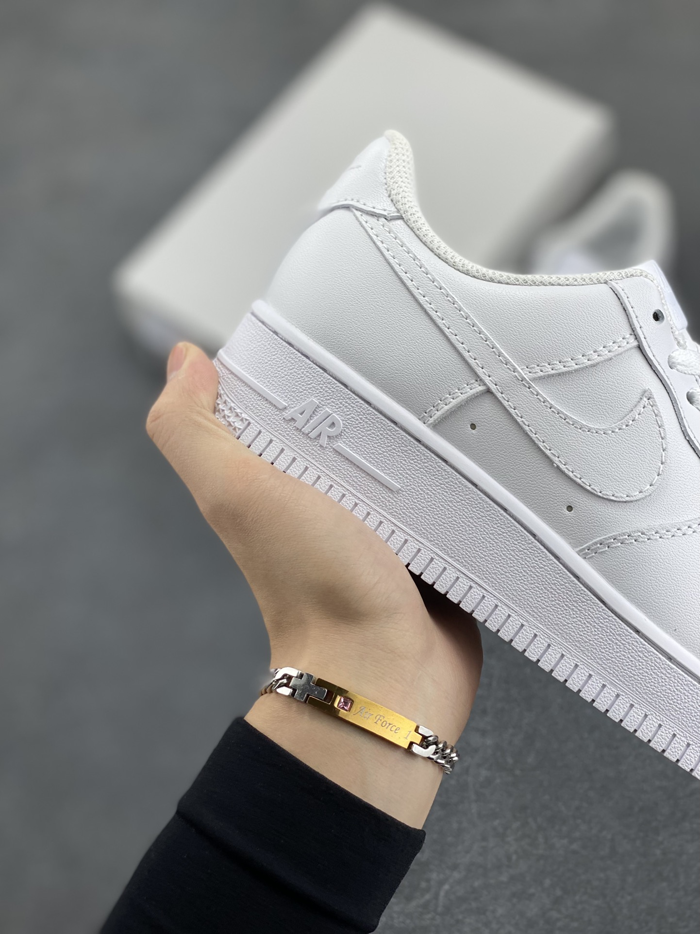 图片[6]-福利特价 👏无敌性价比👏 最强销量性价比版本❗️ Nk Air Force 1 Mid 空军全白 纯白色 客供模具、打造最完美空军鞋型 卖了上万双好评无数，欢迎对比 货号：315122-111 尺码：36 36.5 37.5 38 38.5 39 40 40.5 41 42 42.5 43 44 44.5 45-选品中心