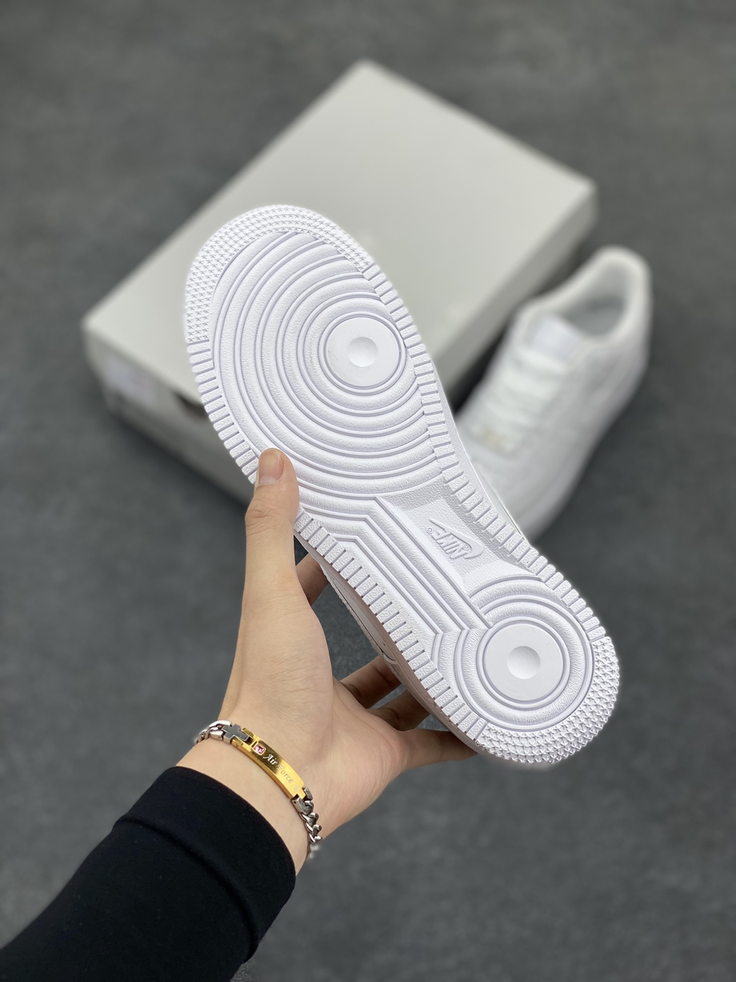 图片[5]-福利特价 👏无敌性价比👏 最强销量性价比版本❗️ Nk Air Force 1 Mid 空军全白 纯白色 客供模具、打造最完美空军鞋型 卖了上万双好评无数，欢迎对比 货号：315122-111 尺码：36 36.5 37.5 38 38.5 39 40 40.5 41 42 42.5 43 44 44.5 45-选品中心