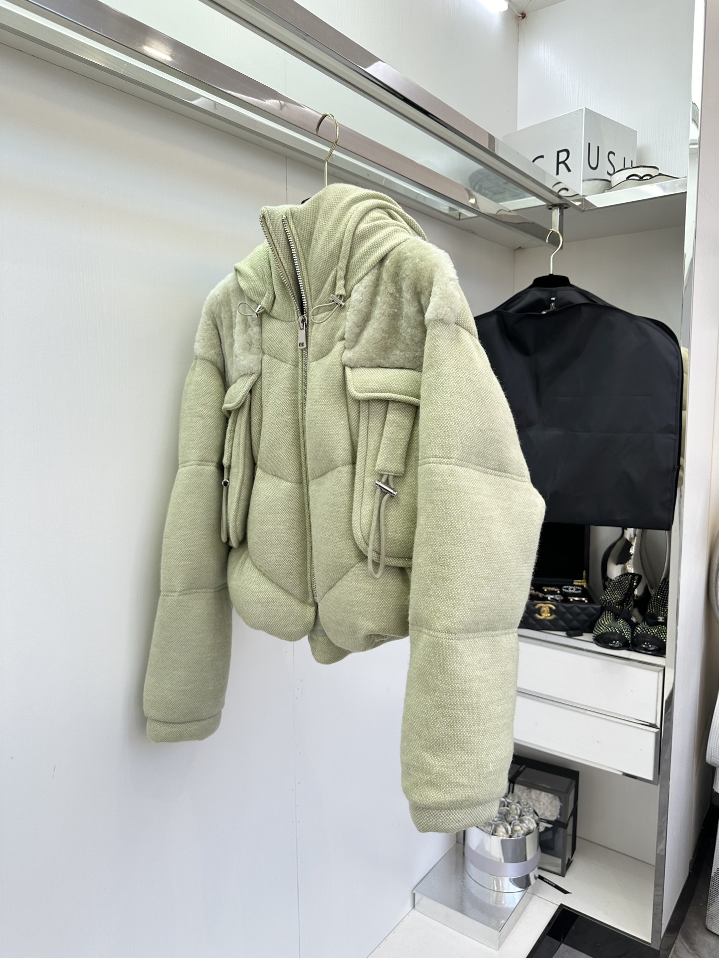 THOMOS Women’s Wool Puffed Suit: Stylish and Warm Green Winter Fashion - 图片 2
