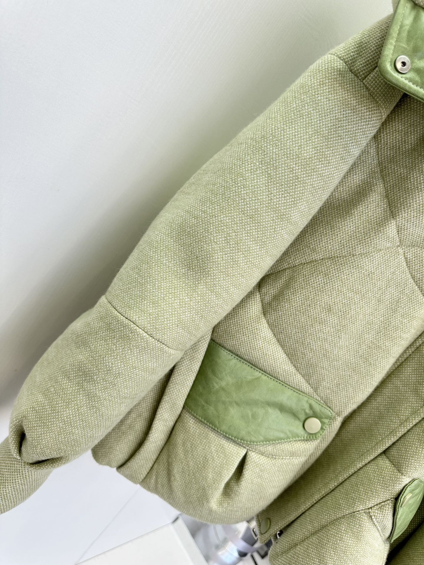 “Velvet Ferret THOMOS Coat for Stylish and Warm Winter Fashion” - 图片 9