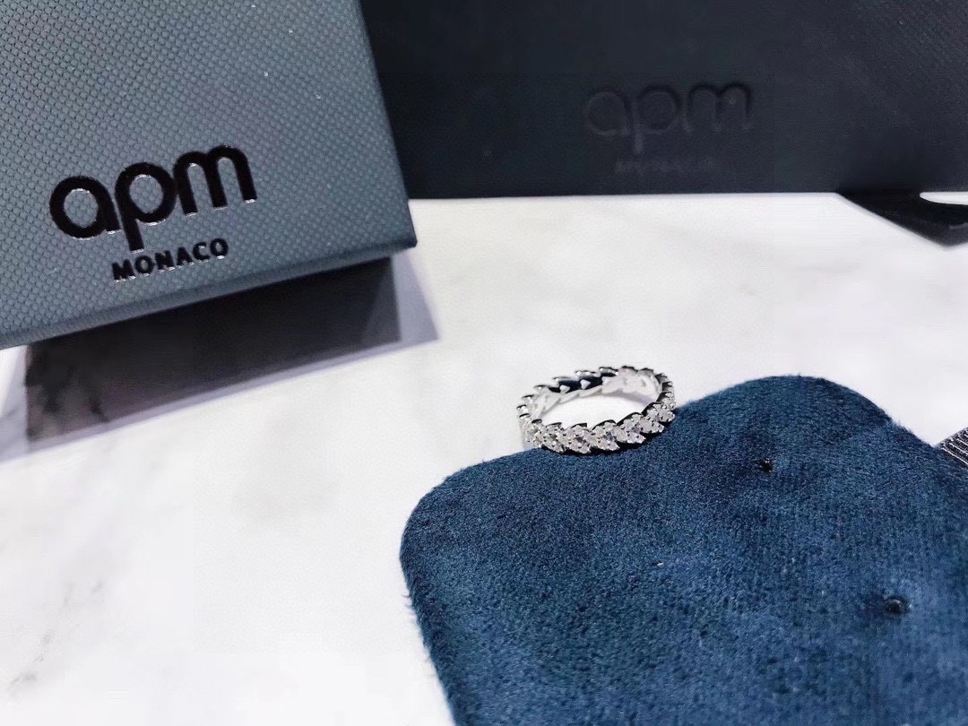  APm monaco白钻麦穗戒指！好少有人夸这款戒指的，但是这个麦穗戒指上手真的超级好看而且比转运圈一