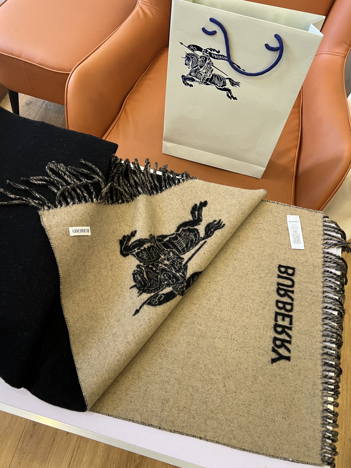 High-Quality Bobley Wool Scarf: Warm, Stylish, and Elegant Winter Accessory - 图片 7