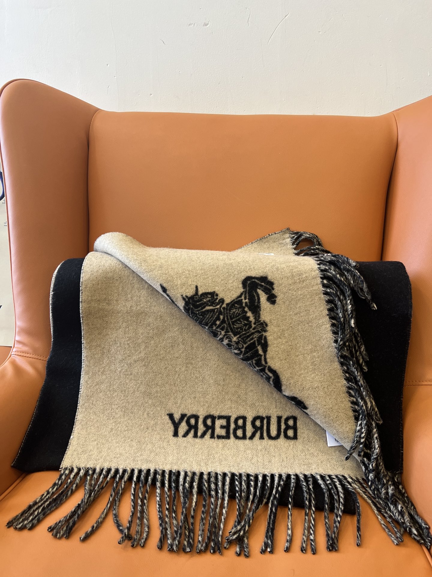 High-Quality Bobley Wool Scarf: Warm, Stylish, and Elegant Winter Accessory - 图片 2