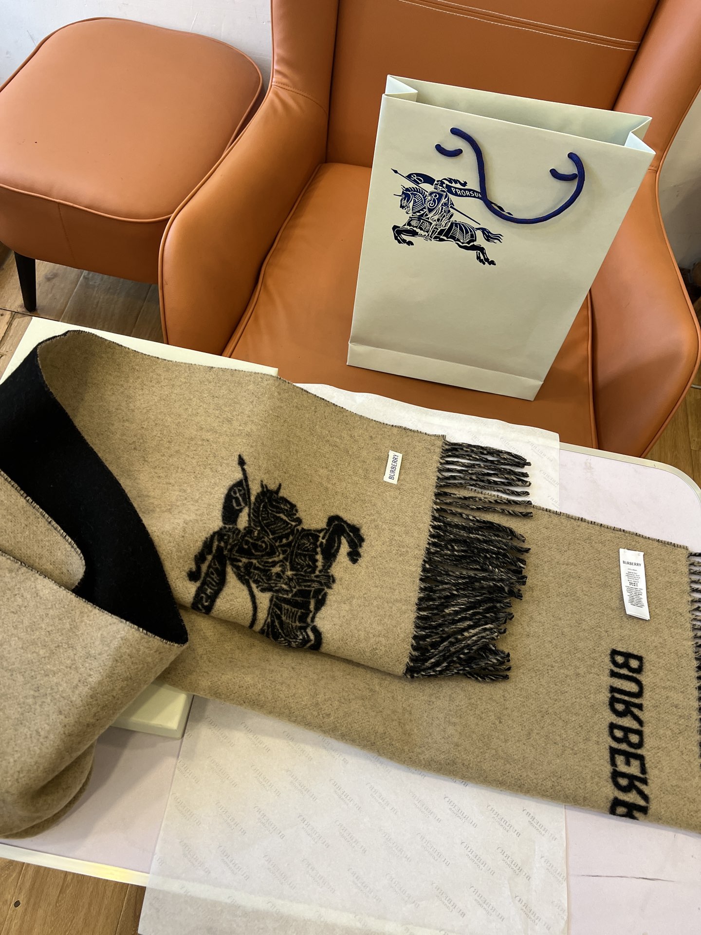 High-Quality Bobley Wool Scarf: Warm, Stylish, and Elegant Winter Accessory - 图片 4
