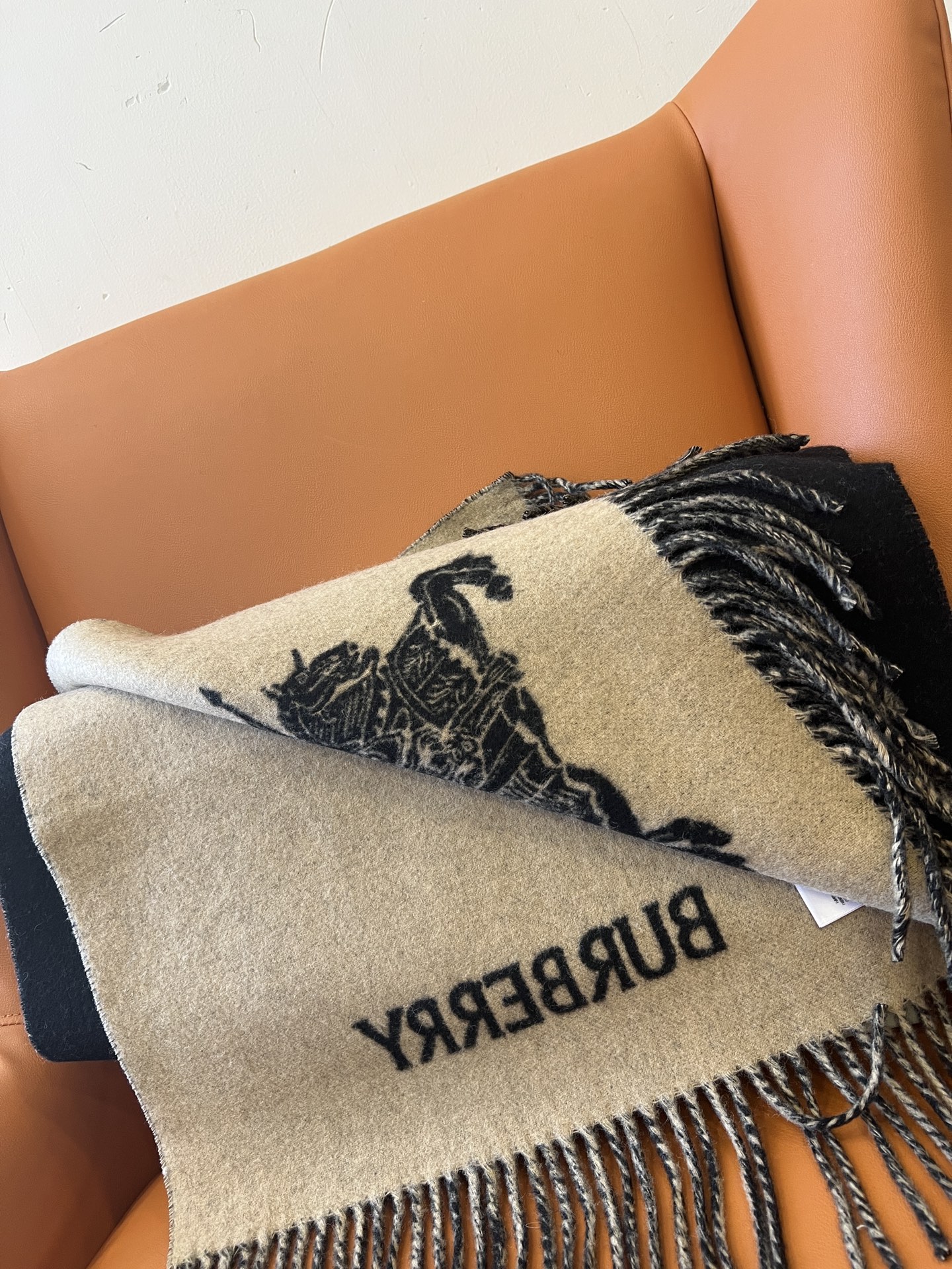High-Quality Bobley Wool Scarf: Warm, Stylish, and Elegant Winter Accessory - 图片 9