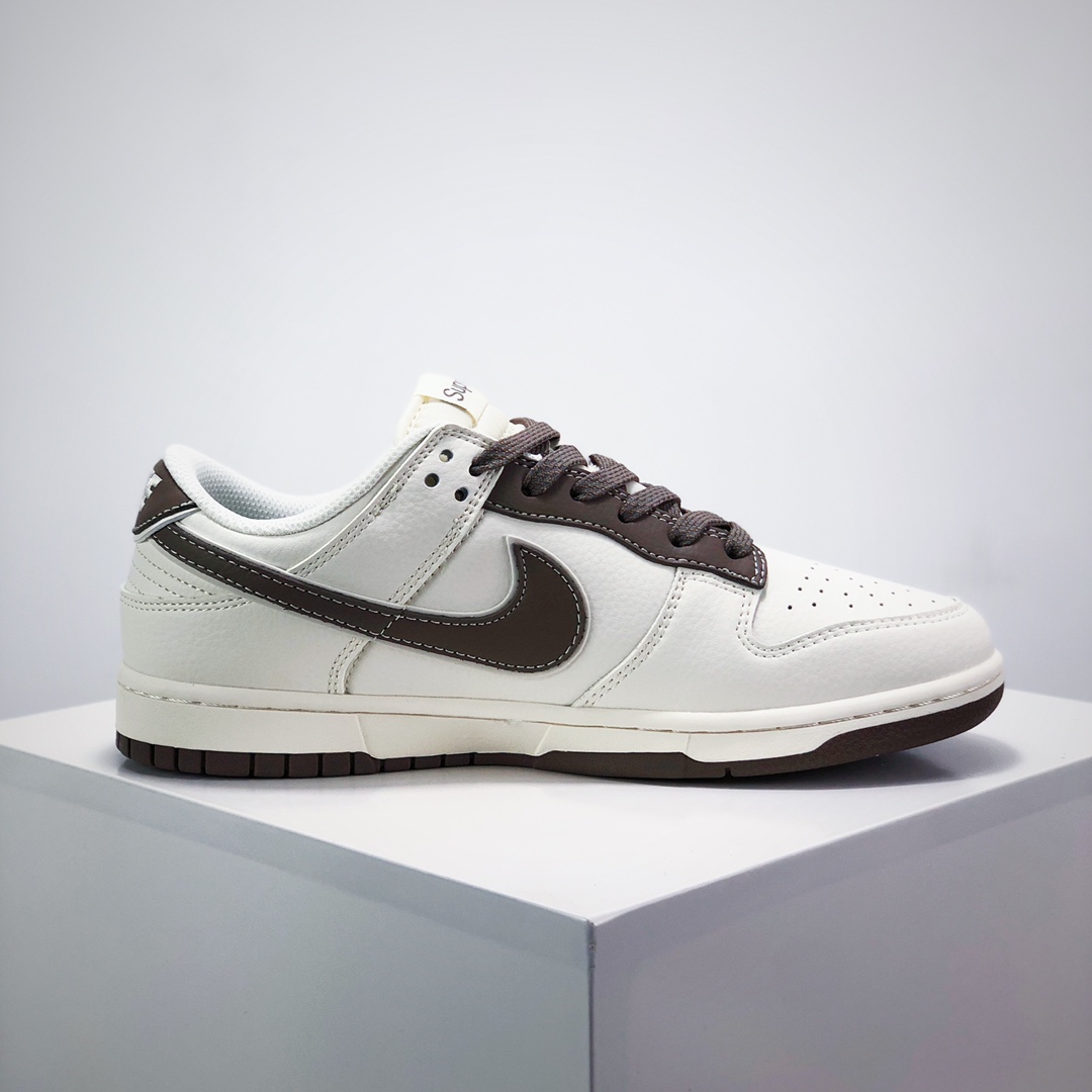 💰260
Nike SB Dunk Low“ 石头岛Supreme联名——米白棕底”  周年高端定制 低帮休闲板鞋 定制鞋盒 大厂纯原品质出货 超高清洁度 皮料切割干净无任何毛边 细节完美 
 货号：BB9866-008
 Size:36 36.5 37.5 38 38.5 39 40 40.5 41 42 42.5 43 44 44.5 45