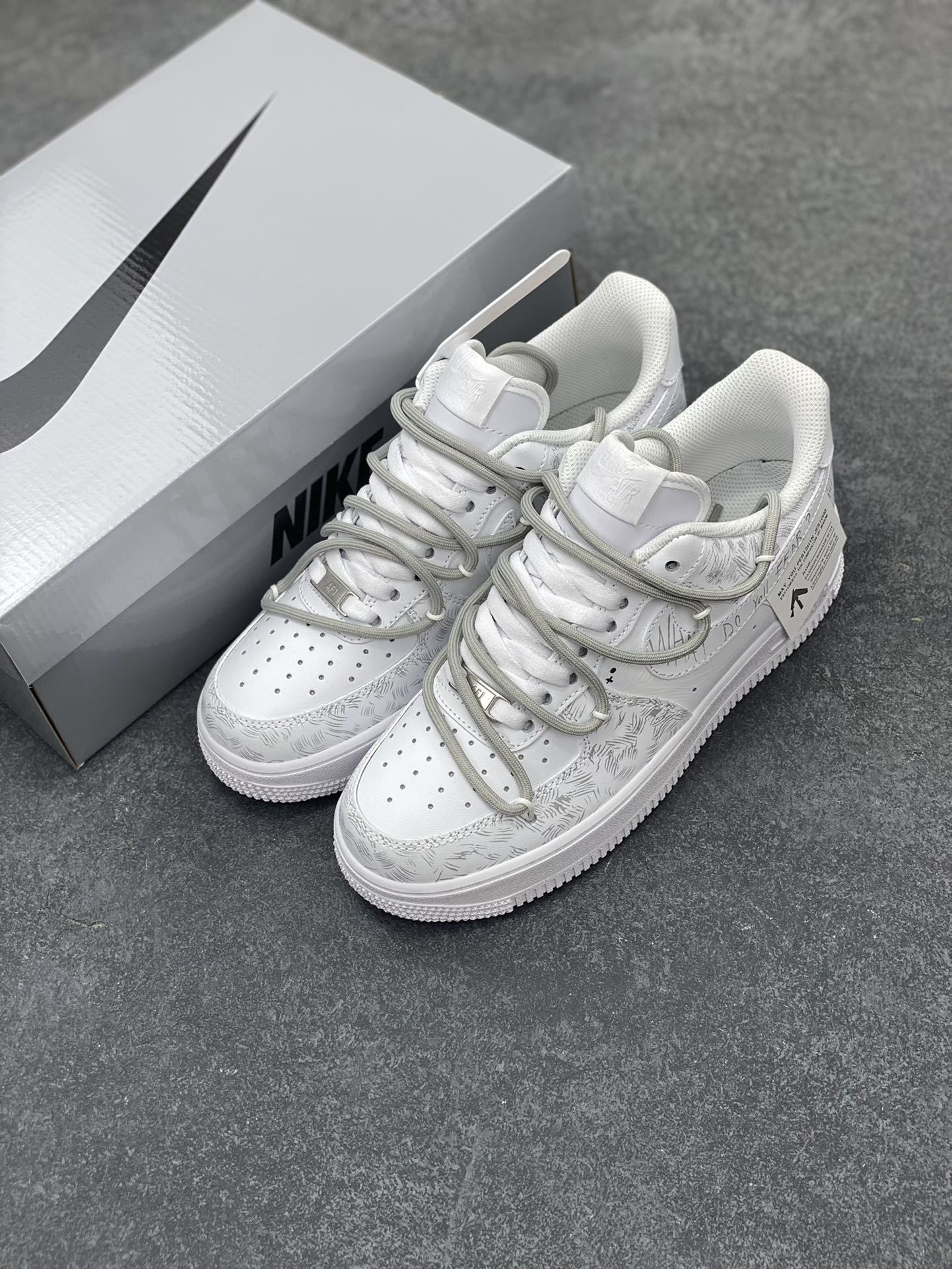 图片[8]-Nike Air Force 1 Low’07 爱情宣言 空军一号绑带低帮休闲板鞋 定制皮料 原厂3D打印 定制鞋盒 原楦原纸板 纯正空军版型 内置全掌气垫 货号：ZH0316-034 尺码：36 36.5 37.5 38 38.5 39 40 40.5 41 42 42.5 43 44 44.5 45-选品中心