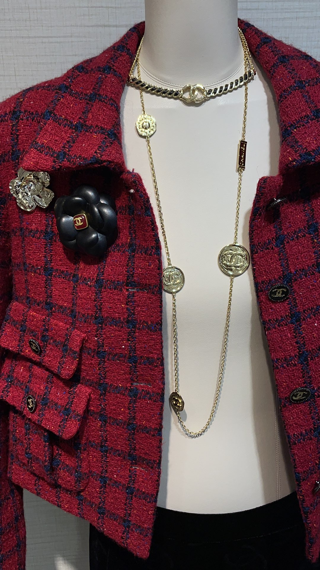 NO:631458,Today's new product, double-sided long style, 24K new retro gold coin double C necklace sweater chain. The large gold coin with embossed pattern is retro and eye-catching. It has a vintage atmosphere. It looks great with autumn and winter. Z version customization. Same brass material. Buy and earn, 88260,, sweaters, necklace, Cardia high-end jewelry19860909今日新品双面佩戴长款 24K新款复古金币双C项链毛衣链 浮雕花纹大金币复古又足够吸睛 很有vintage氛围感 秋冬搭配超级好看 z版定制 一致黄铜材质 买到赚到,88260,,sweaters,necklace,卡迪亚高端饰品,Jewelry