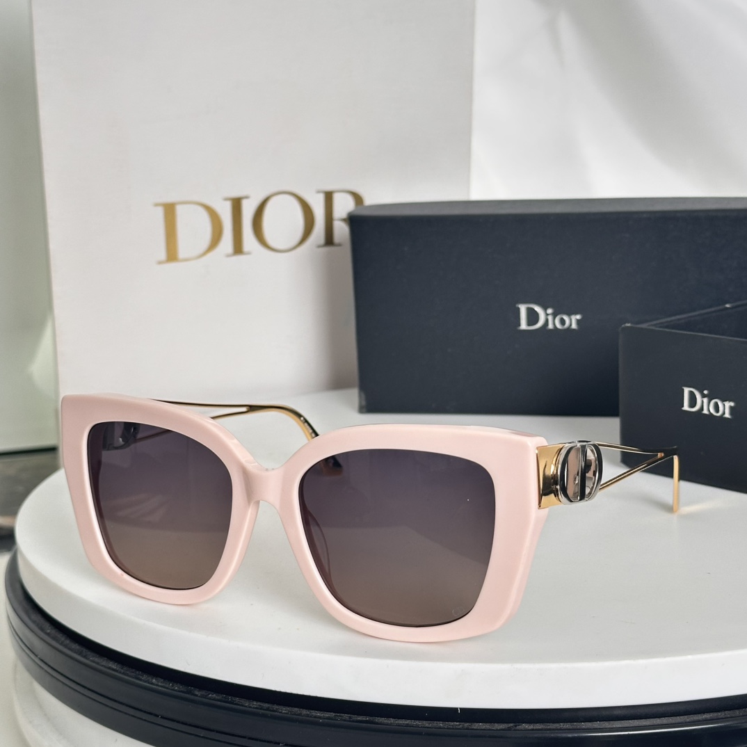 ️DIO*MODELDiorSignatureS13F
