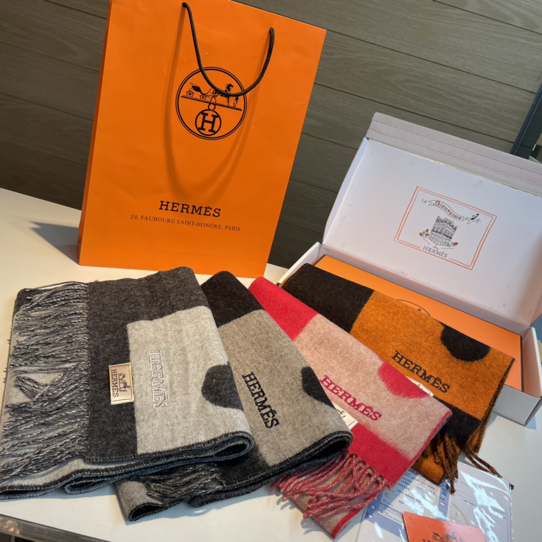 NO:186597,Hermes hits!  H Small wool scarf The horse is integrated into the 