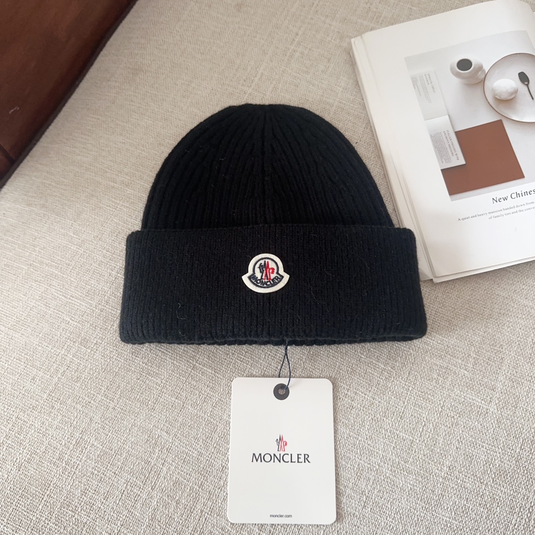 NO:217137,Moncler Moncler official website classic knitted hat, original single replica. Very soft and skin-friendly, very elastic, textured and very versatile style~ Warm cashmere wool hat, both size is elastic~ universal for men and women, can be worn for any head circumference. Super good quality, sincerely recommended hat Fisherman hat Baseball hat Knit hat, hat, christian louboutin, Moncler, Moncler, espadrilles, hats19860909蒙口Moncler盟可睐官网经典针织帽,原单复刻.非常柔软亲肤,弹性很好有质感又非常百搭的款式~保暖的 羊绒毛线帽,均码有弹性~男女通用,任何头围都可以佩戴.质量超好真心推荐帽子渔夫帽棒球帽针织帽,帽子,christian louboutin,Moncler,Moncler,espadrilles,hats,hat