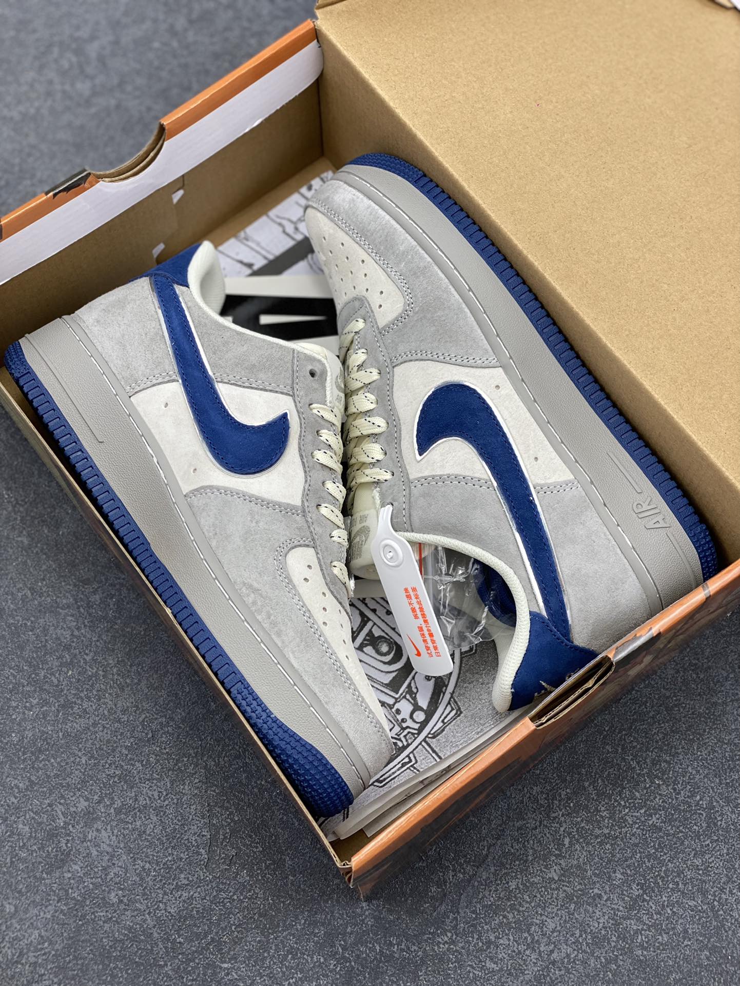 图片[9]-AKIRA×Nike Air Force 1 Low ’07 灰蓝 头成麂皮 满天星配色 空军一号低帮休闲板鞋 原厂麂皮 原楦原纸板 纯正版型 正品NFC感应芯片 高清洁度 内置全掌气垫 货号：DJ3966-133 尺码：36 36.5 37.5 38 38.5 39 40 40.5 41 42 42.5 43 44 44.5 45-选品中心