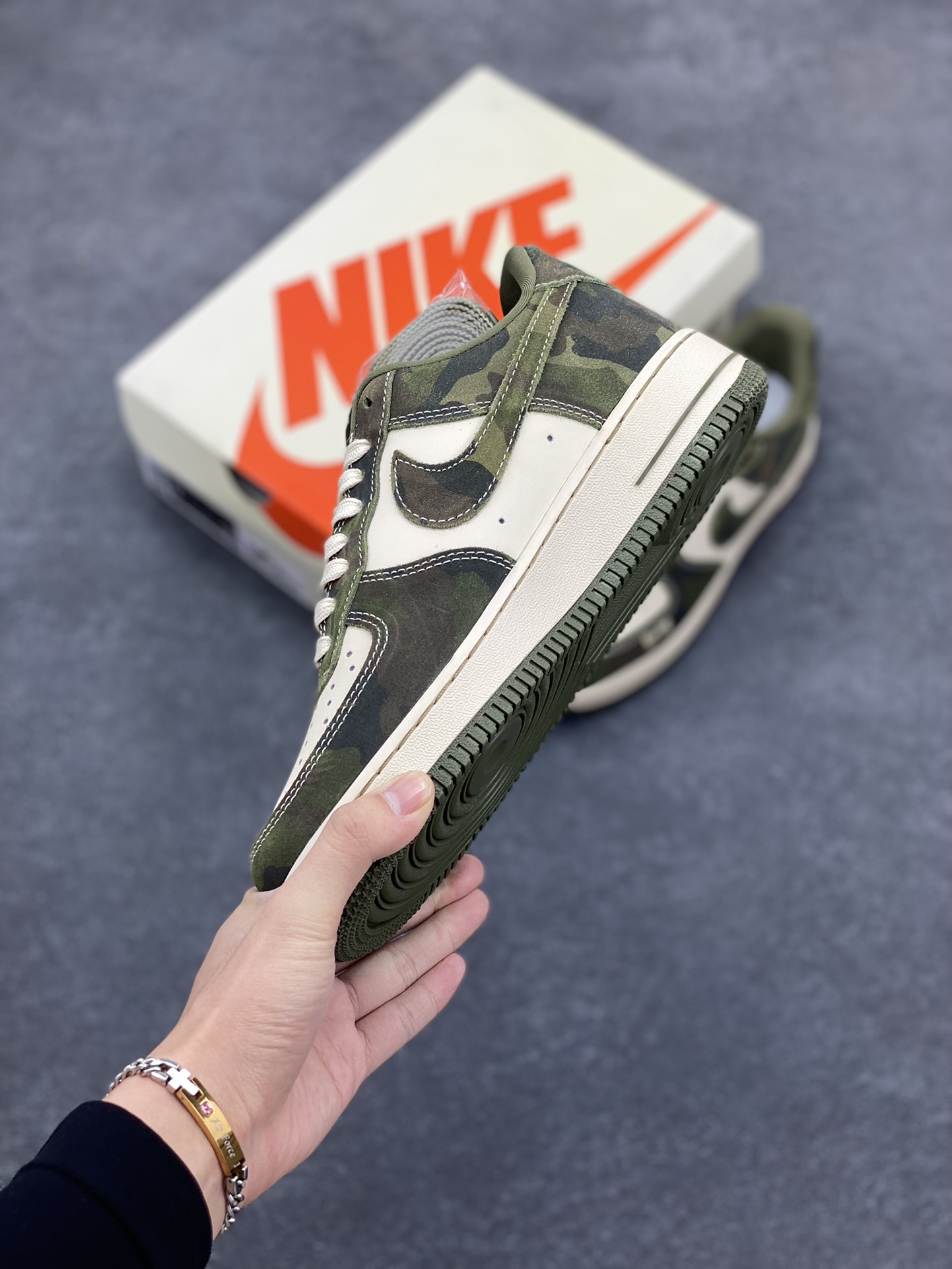 图片[3]-NIke Air Force 1 \’07 Low “Bape联名–丛林迷彩”空军一号 低帮 运动鞋 休闲鞋 折边针车 工艺难度大 原楦头原纸板 原装鞋盒 定制五金配件 内置全掌气垫 原厂鞋底 货号：CH6336-509 尺码：36 36.5 37.5 38 38.5 39 40 40.5 41 42 42.5 43 44 44.5 45-选品中心