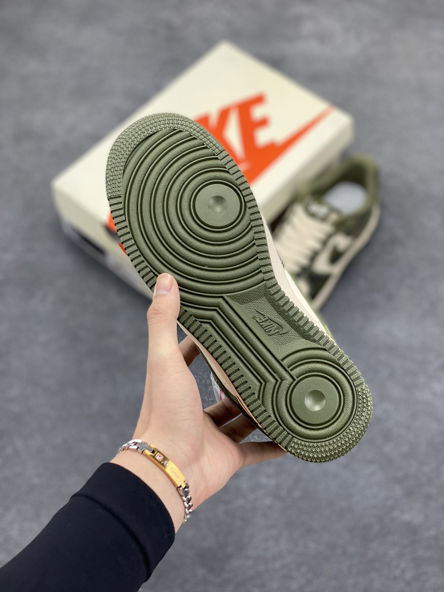 图片[5]-NIke Air Force 1 \’07 Low “Bape联名–丛林迷彩”空军一号 低帮 运动鞋 休闲鞋 折边针车 工艺难度大 原楦头原纸板 原装鞋盒 定制五金配件 内置全掌气垫 原厂鞋底 货号：CH6336-509 尺码：36 36.5 37.5 38 38.5 39 40 40.5 41 42 42.5 43 44 44.5 45-选品中心