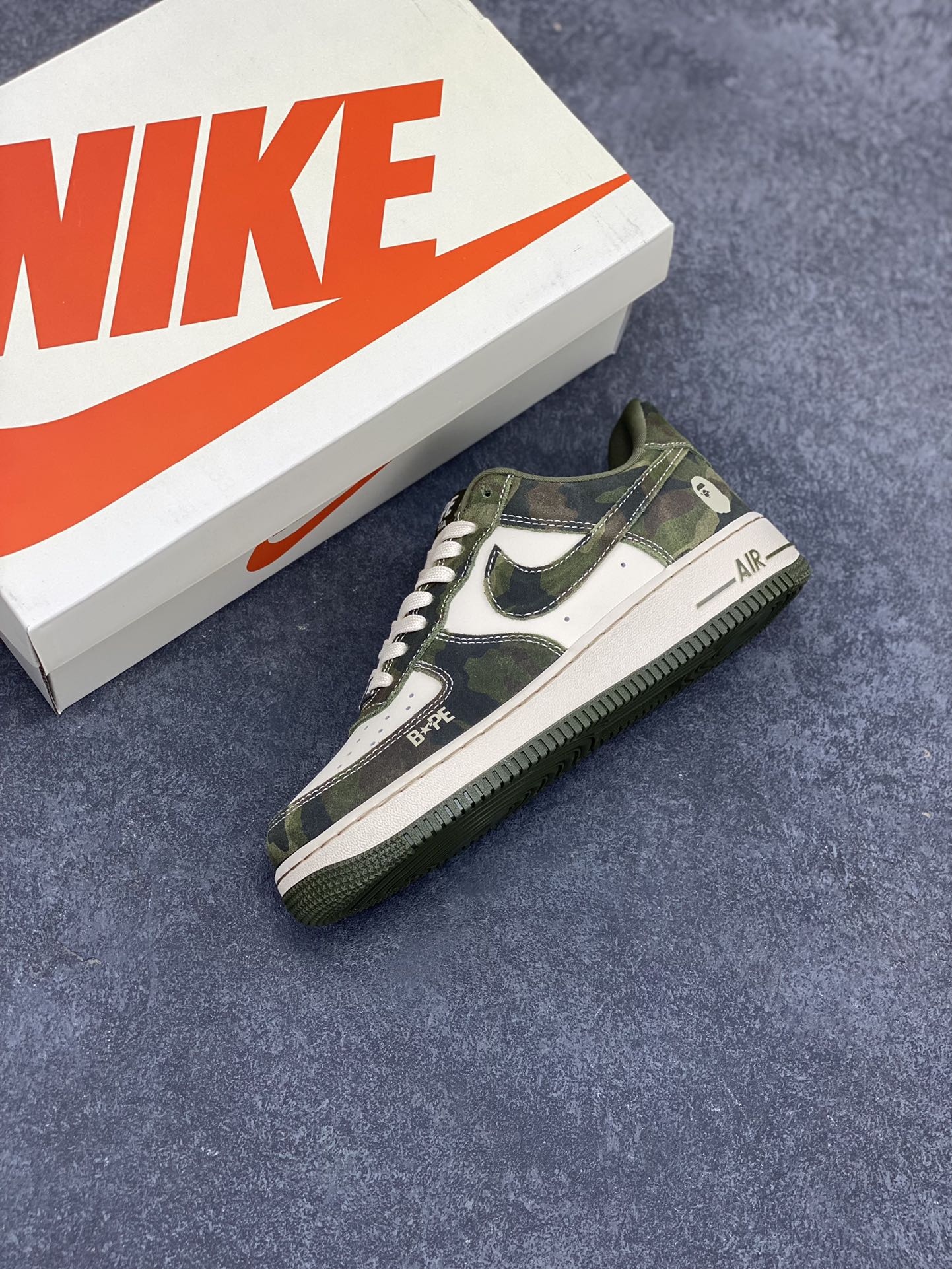 图片[7]-NIke Air Force 1 \’07 Low “Bape联名–丛林迷彩”空军一号 低帮 运动鞋 休闲鞋 折边针车 工艺难度大 原楦头原纸板 原装鞋盒 定制五金配件 内置全掌气垫 原厂鞋底 货号：CH6336-509 尺码：36 36.5 37.5 38 38.5 39 40 40.5 41 42 42.5 43 44 44.5 45-选品中心