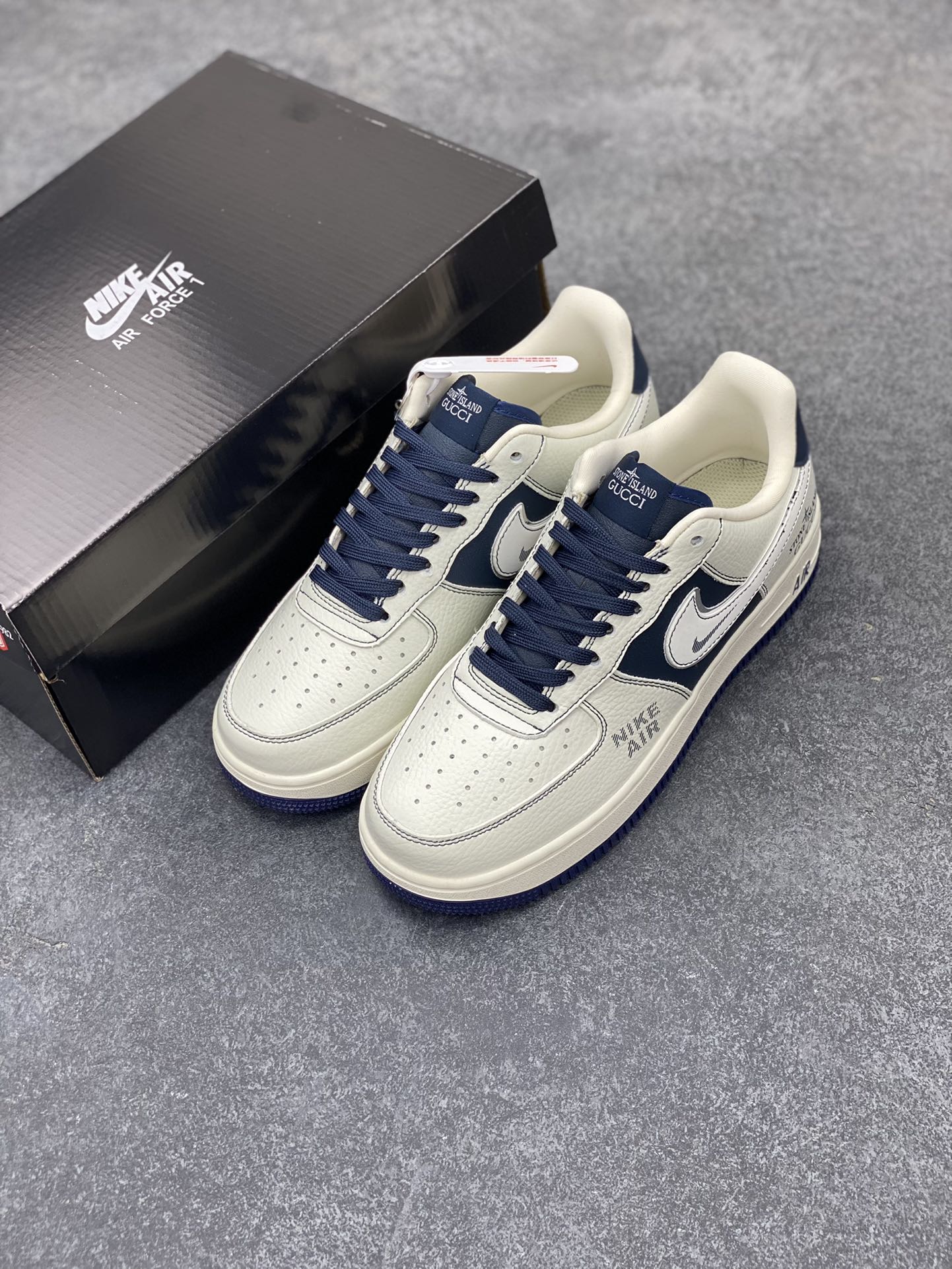 图片[8]-Nike Air Force 1 ’07 Low 空军一号低帮百搭休闲运动板鞋。柔软、弹性十足的缓震性能和出色的中底设计，横跨复古与现代的外型结合，造就出风靡全球三十多年的Force 1，直到今天还深受青睐 货号：KK1988-013 尺码：36 37.5 38 39 40 41 42 43 44 45-选品中心