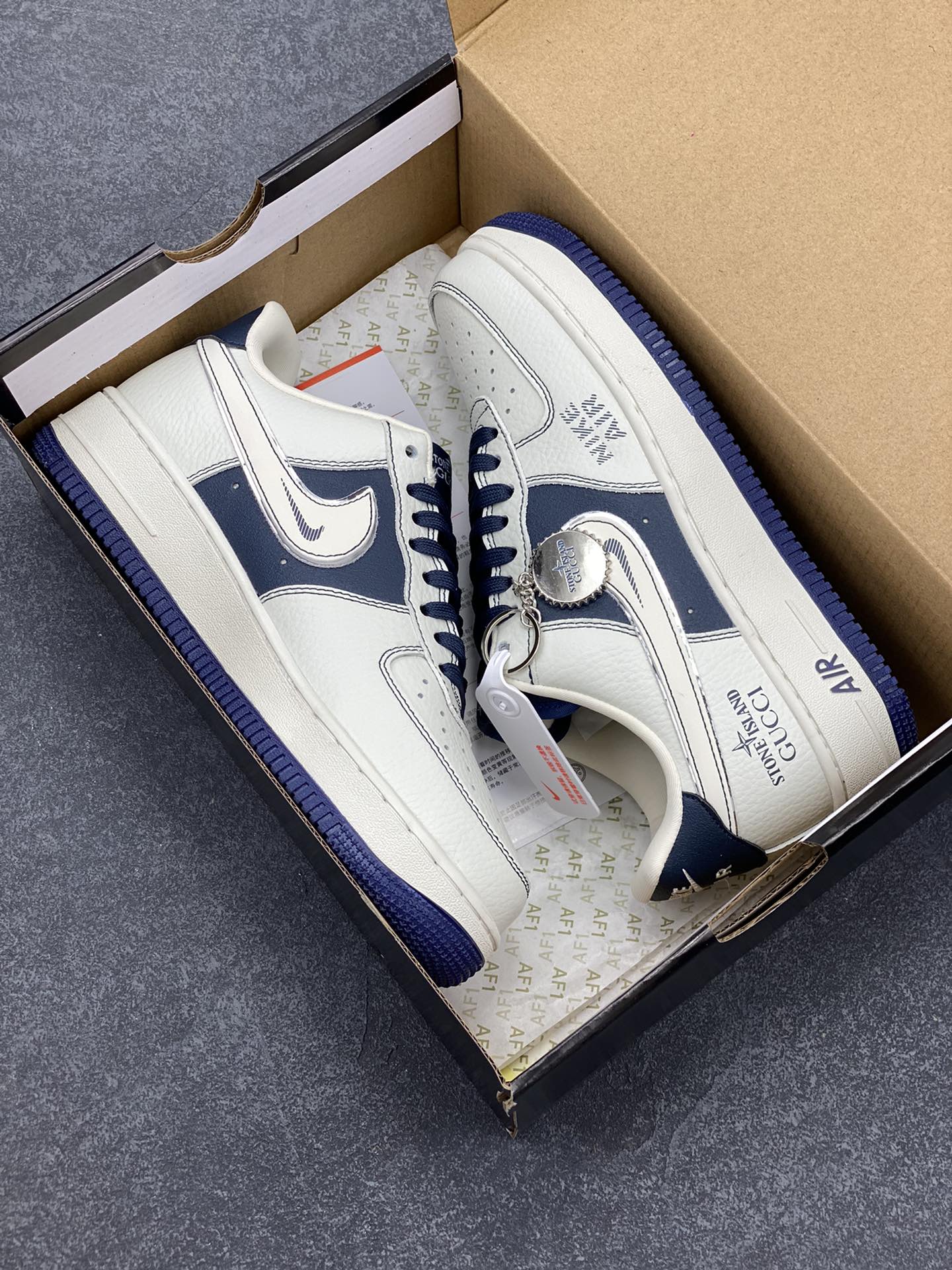 图片[9]-Nike Air Force 1 ’07 Low 空军一号低帮百搭休闲运动板鞋。柔软、弹性十足的缓震性能和出色的中底设计，横跨复古与现代的外型结合，造就出风靡全球三十多年的Force 1，直到今天还深受青睐 货号：KK1988-013 尺码：36 37.5 38 39 40 41 42 43 44 45-选品中心