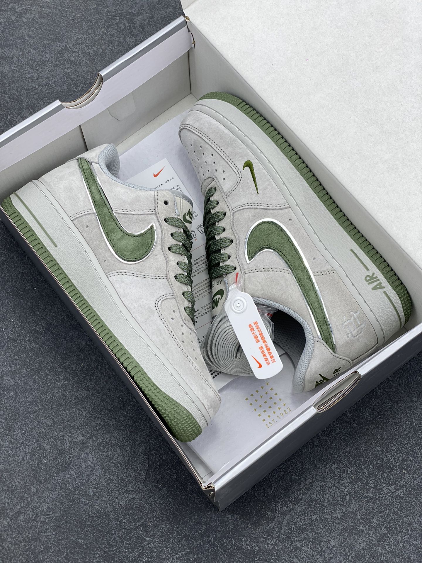 图片[9]-NIke Air Force 1 \’07 Low 麂皮灰绿 卫冕冠军 小勾满天星空军一号中帮运动休闲板鞋 3M反光进口麂皮 原装鞋盒原楦头原纸板 内置全掌气垫 高清洁度 货号：WW5021-623 尺码：36 36.5 37.5 38 38.5 39 40 40.5 41 42 42.5 43 44 44.5 45-选品中心