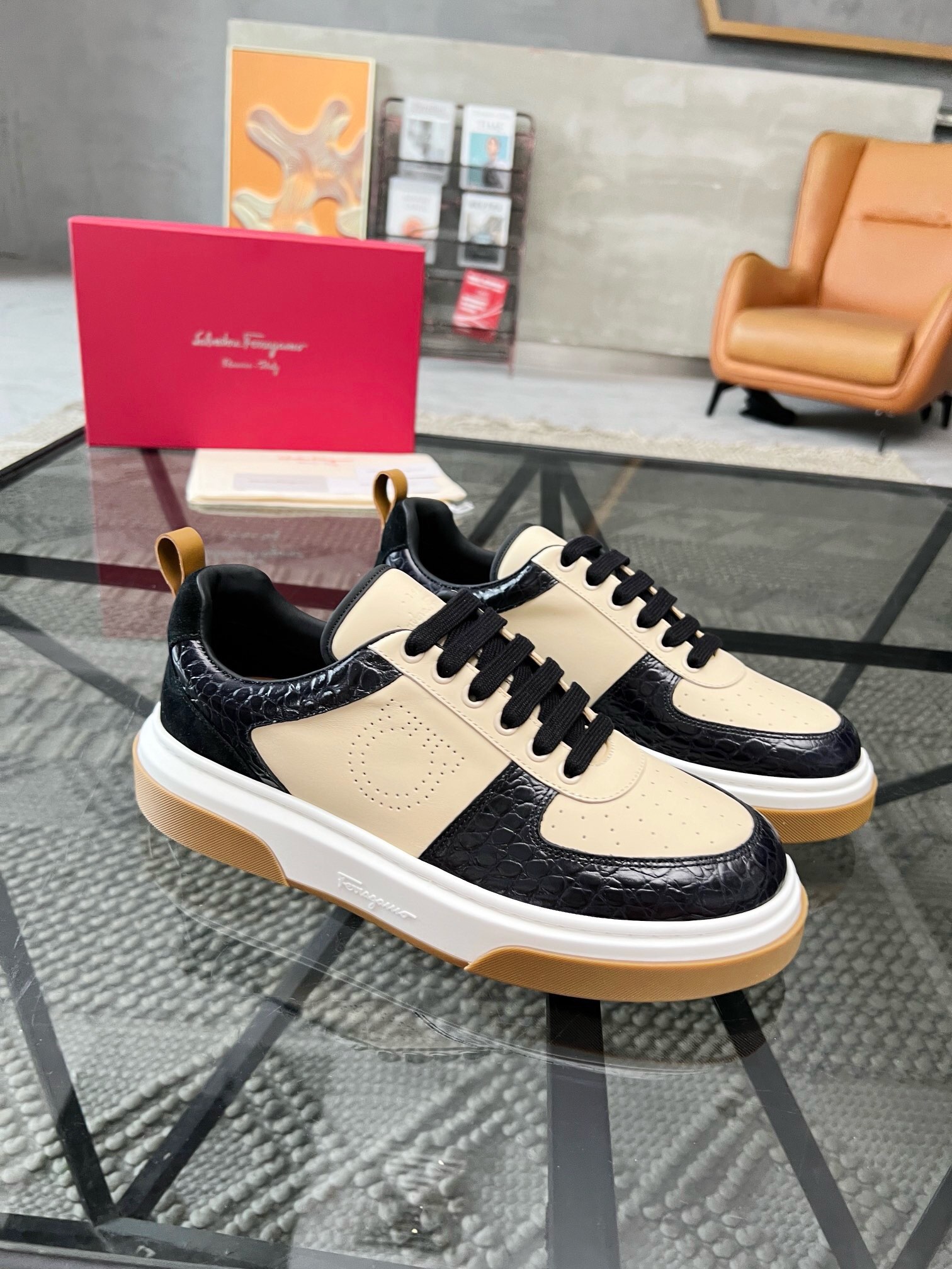 NO:221026,Brand Ferragamo Color original color matching Number 39-44 Customized 38.45 Price Material Ferragamo New product launch top version Original single quality regular shoe factory fashion trendy upper cowhide making luxury cowhide foot pad original Ferragamo outsole high-end quality worth owning, Ferragamo casual shoes, ferragamo, ferragamo, cowhide19860909品牌Ferragamo 颜色原版配色 码数39-44定做38.45 价格 材质菲拉格慕新品上市顶级版本 原单品质正规鞋厂出品时尚潮流范鞋面牛皮制作奢华牛皮垫脚原版菲拉格慕大底高端品质值得拥有,菲拉格慕 休闲鞋,ferragamo,ferragamo,cowhide,Men's shoes