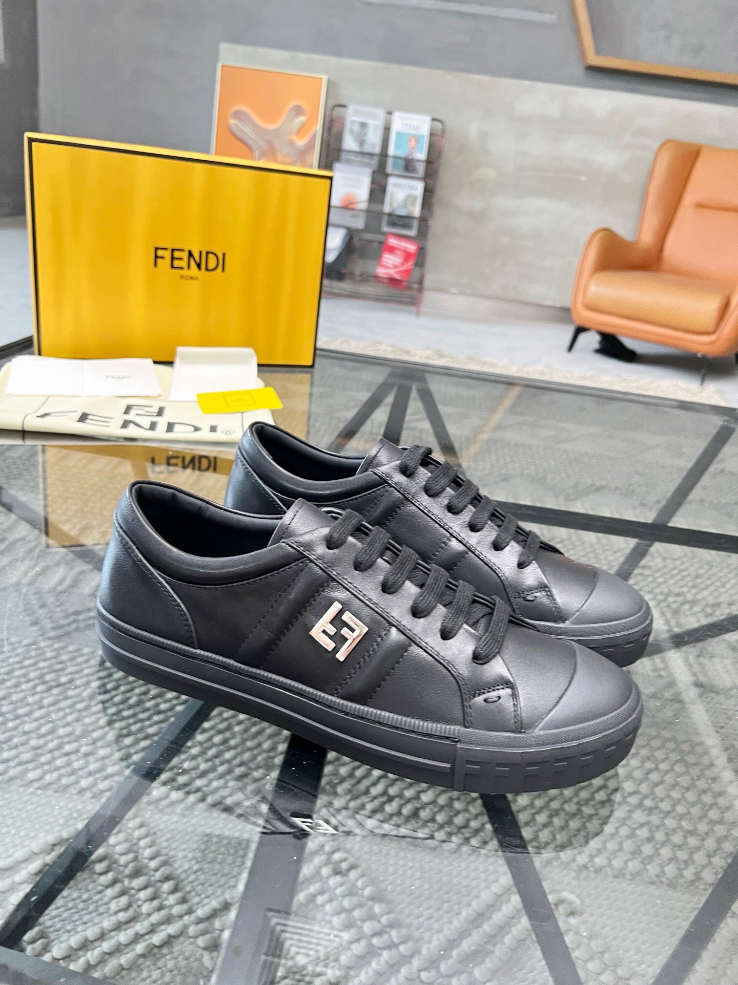 NO:221356,Brand FENDI color original color matching Size 39-45 Custom made 38.45 Price Material Fendi new style Boutique casual shoes Original high-quality upper calfskin made cowhide inner mesh insole style fashionable dynamic original Fendi comfortable sole Simple and generous sports casual, Fendi casual shoes, fendi, fendi, cowhide19860909品牌FENDI 颜色原版配色 码数39-45定做38.45 价格 材质芬迪新款 精品 休闲鞋 原版高品质鞋面小牛皮制作 牛皮内里网布鞋垫版型时尚 动感十足原版芬迪舒适大底 简洁大方运动 休闲,芬迪休闲鞋,fendi,fendi,cowhide,Men's shoes