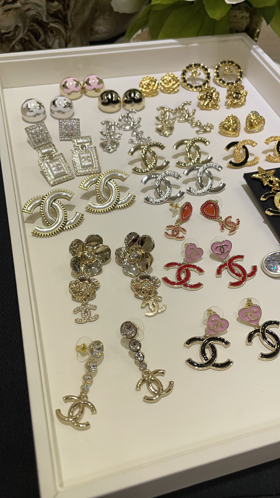 NO:631641,Very cost-effective, a must-have for daily use or vacation. A collection of the latest earring trays in stock and real shots. Various styles are available. Suitable for sweet girls, hot girls, white and rich girls. There is no need to waste money on a piece that costs several thousand at the counter. Cardia high-end jewelry19860909性价比超高日常or度假必备 最新款耳钉盘现货合集实拍 各种风格都有 甜妹辣妹白富美都适合 专柜一件大几千没必要花冤枉钱,,卡迪亚高端饰品,Jewelry