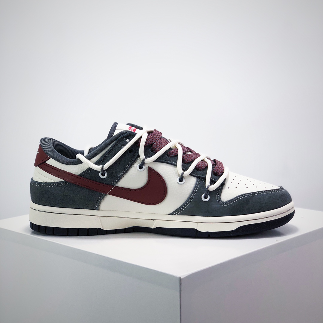 💰280
Nike SB Dunk Low“ Supreme联名——灰白红抽绳”  周年高端定制 低帮休闲板鞋 定制鞋盒 大厂纯原品质出货 超高清洁度 皮料切割干净无任何毛边 细节完美 
 货号：XS1186-102
 Size:36 36.5 37.5 38 38.5 39 40 40.5 41 42 42.5 43 44 44.5 45