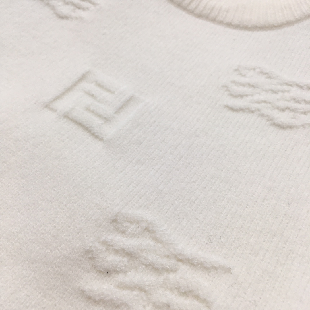  新品毛衣🌹 【Prad...】🆕
 ²⁰²⁴毛衣外套 秋冬最新系列，专柜11顶级复刻，全品相！加厚款，