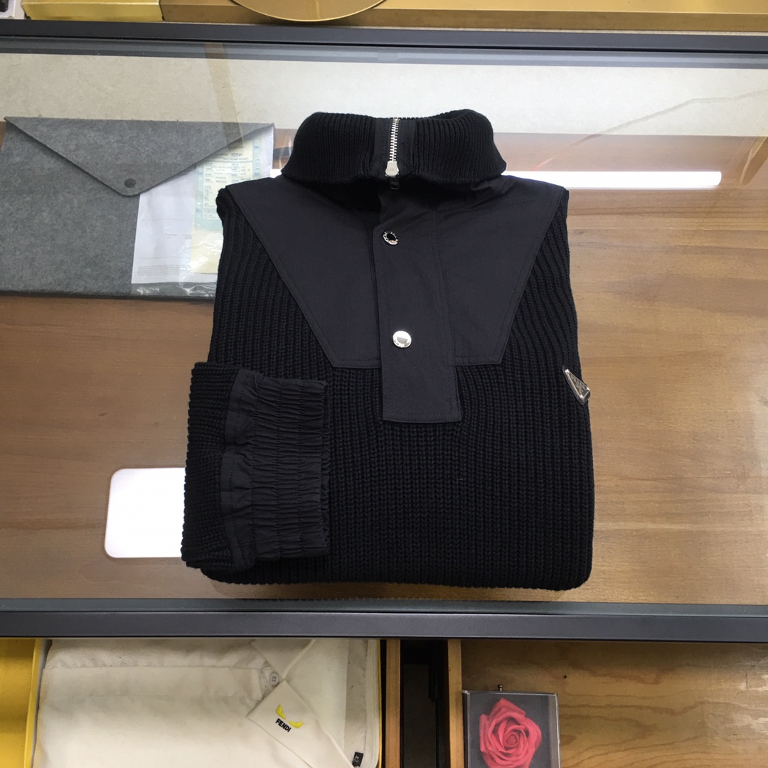  新品毛衣🌹 【Prad...】🆕
 ²⁰²⁴毛衣外套 秋冬最新系列，专柜11顶级复刻，全品相！加厚款，