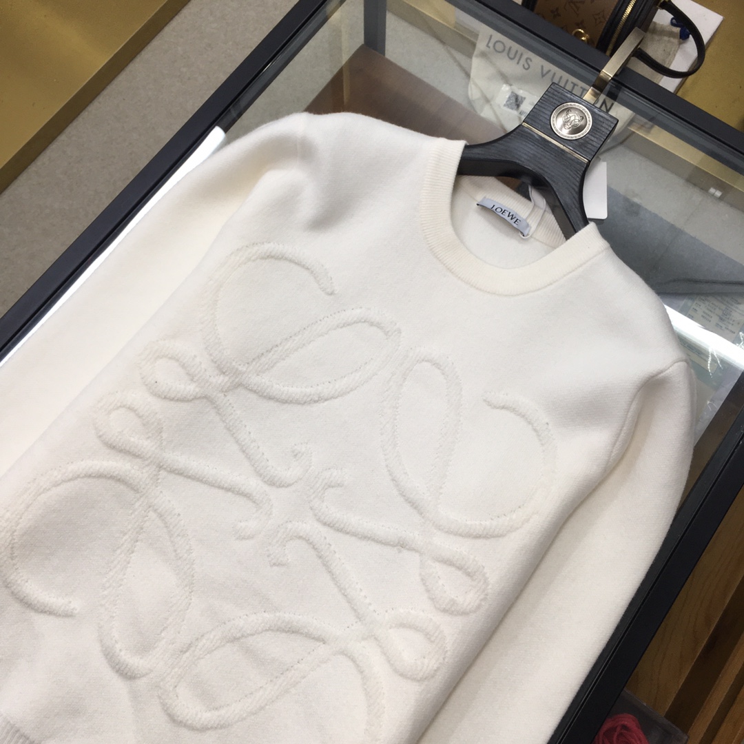  新品毛衣🌹 【Loew...】🆕
 ²⁰²⁴毛衣外套 秋冬最新系列，专柜11顶级复刻，全品相！加厚款，
