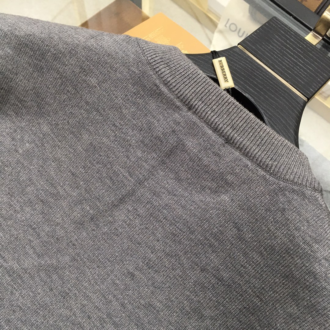  新品毛衣🌹 【Burber...y】🆕
 ²⁰²⁴毛衣外套 秋冬最新系列，专柜11顶级复刻，全品相！加