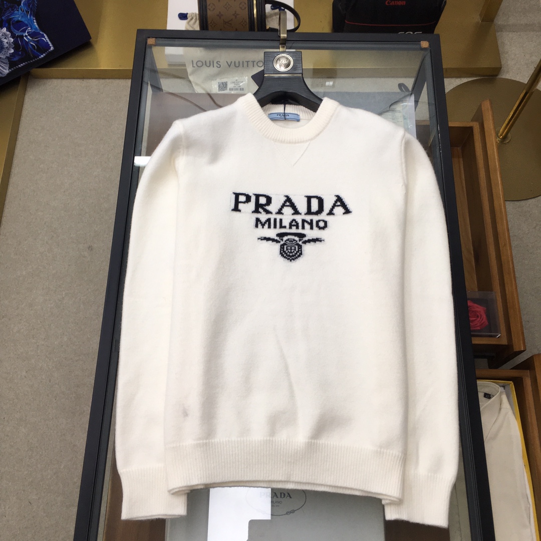  新品毛衣🌹 【Prad】🆕
 ²⁰²⁴毛衣外套 秋冬最新系列，专柜11顶级复刻，全品相！加厚针织款，精