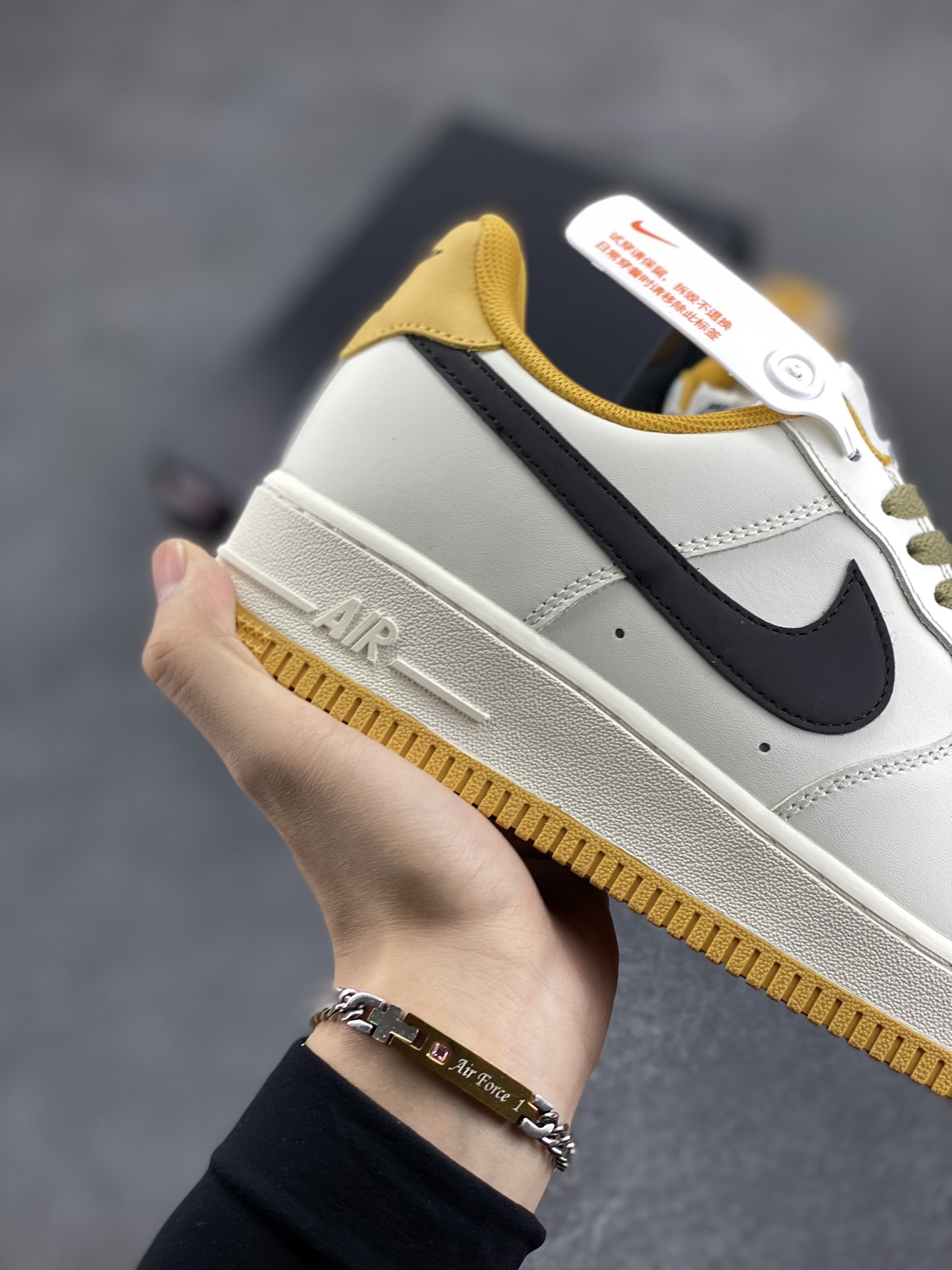 图片[6]-福利特价 Nike Air Force 1 Low \’07 “米黄绿”低帮空军一号休闲板鞋 定制皮料 3M反光 原楦原纸板 正品NFC感应芯片 纯正版型 清洁度完美 内置全掌气垫  货号：DD3063-066 尺码：36 36.5 37.5 38 38.5 39 40 40.5 41 42 42.5 43 44 44.5 45-选品中心