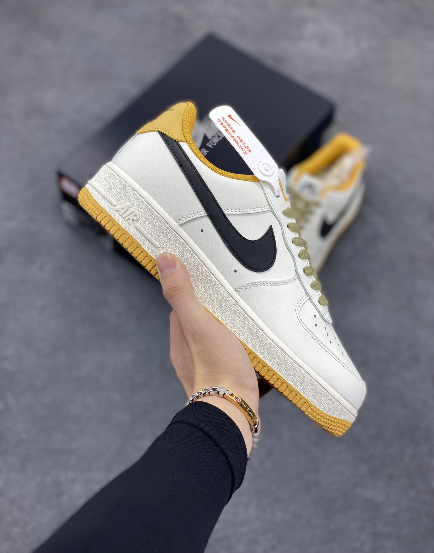 福利特价 Nike Air Force 1 Low \'07 “米黄绿”低帮空军一号休闲板鞋 定制皮料 3M反光 原楦原纸板 正品NFC感应芯片 纯正版型 清洁度完美 内置全掌气垫  货号：DD3063-066 尺码：36 36.5 37.5 38 38.5 39 40 40.5 41 42 42.5 43 44 44.5 45-选品中心